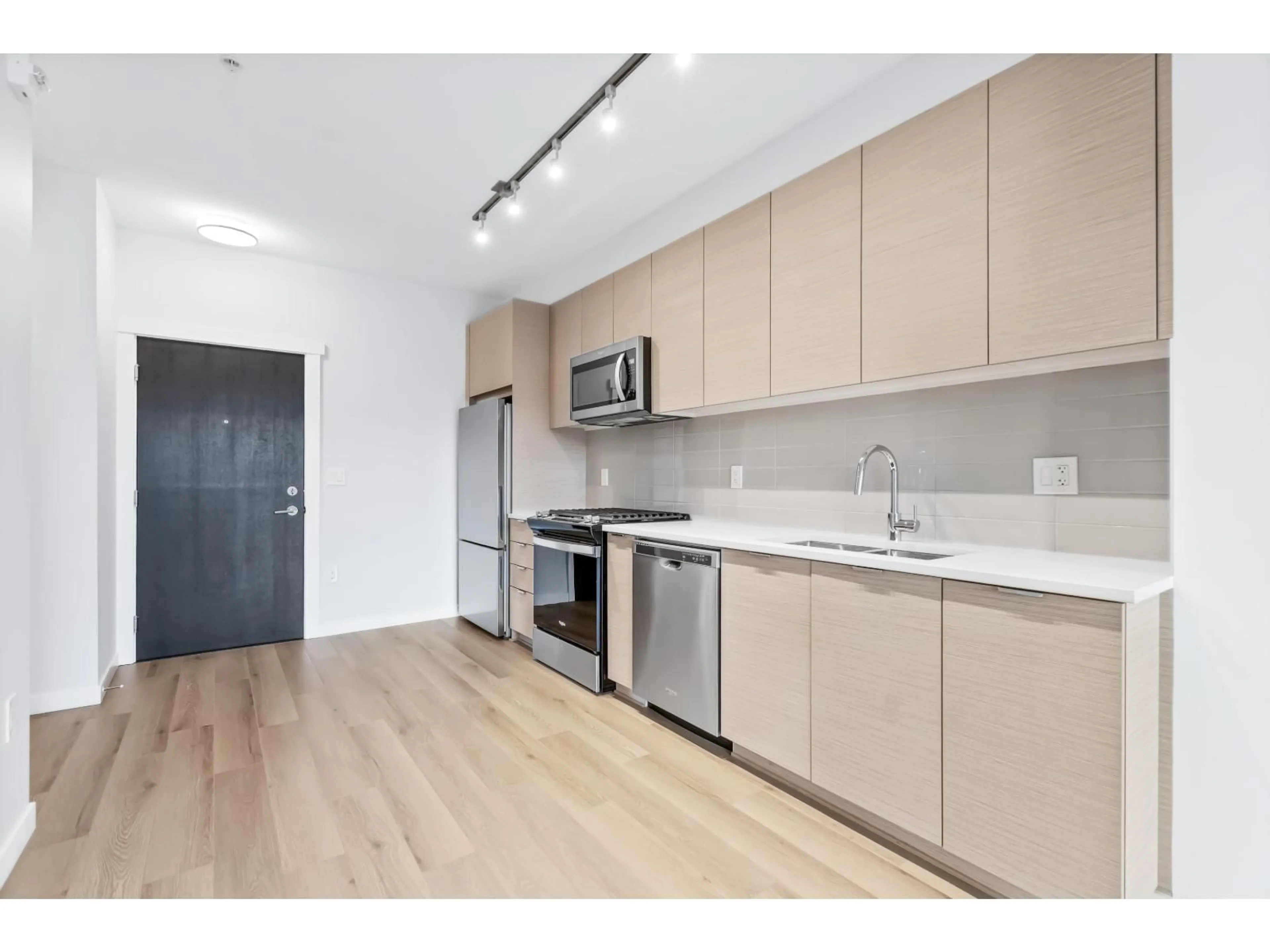 Standard kitchen, unknown for B319 - 8150 207, Langley British Columbia V2Y4J2