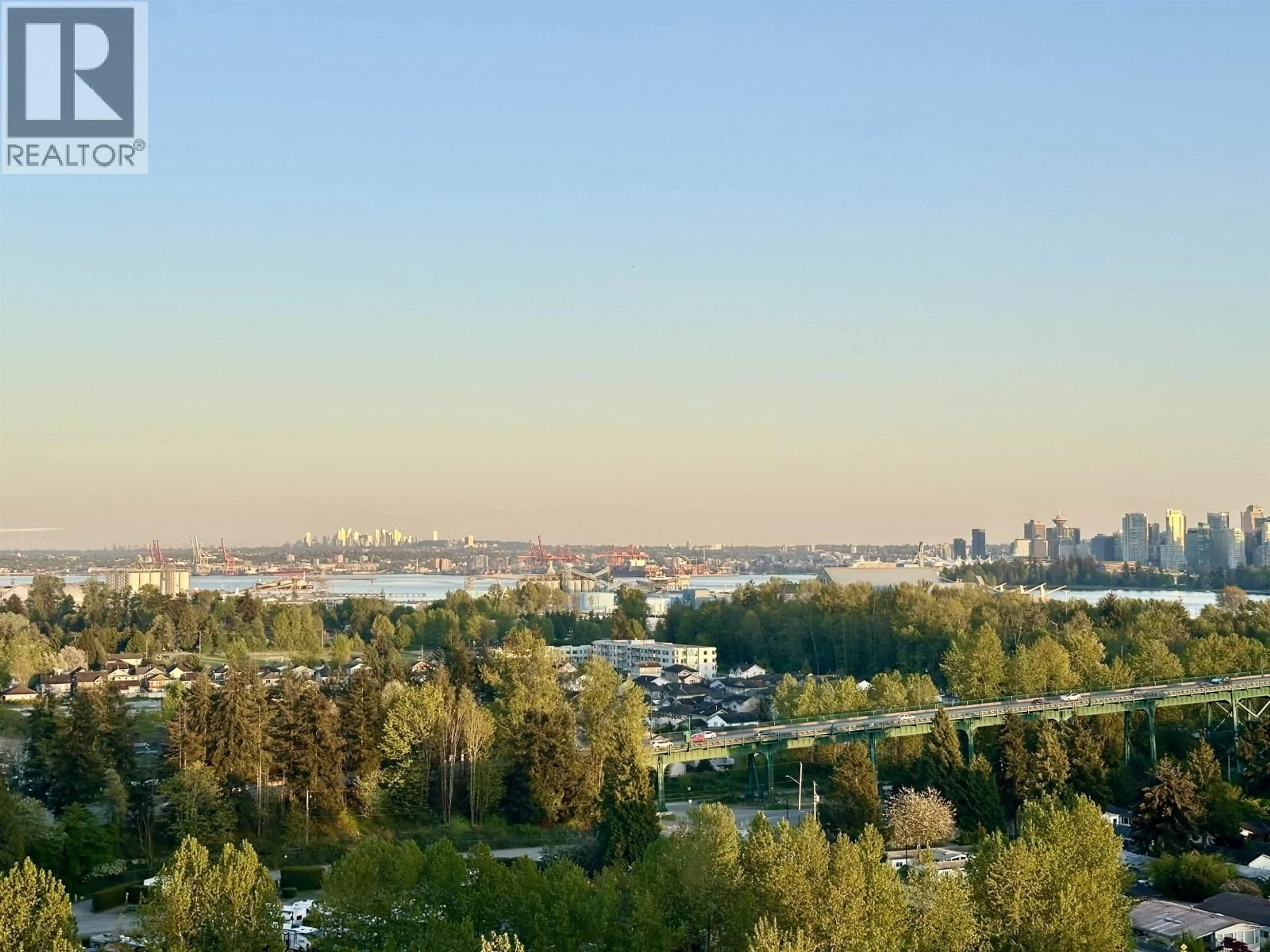 Blurry image for 20C - 338 TAYLOR WAY, West Vancouver British Columbia V7T2Y1
