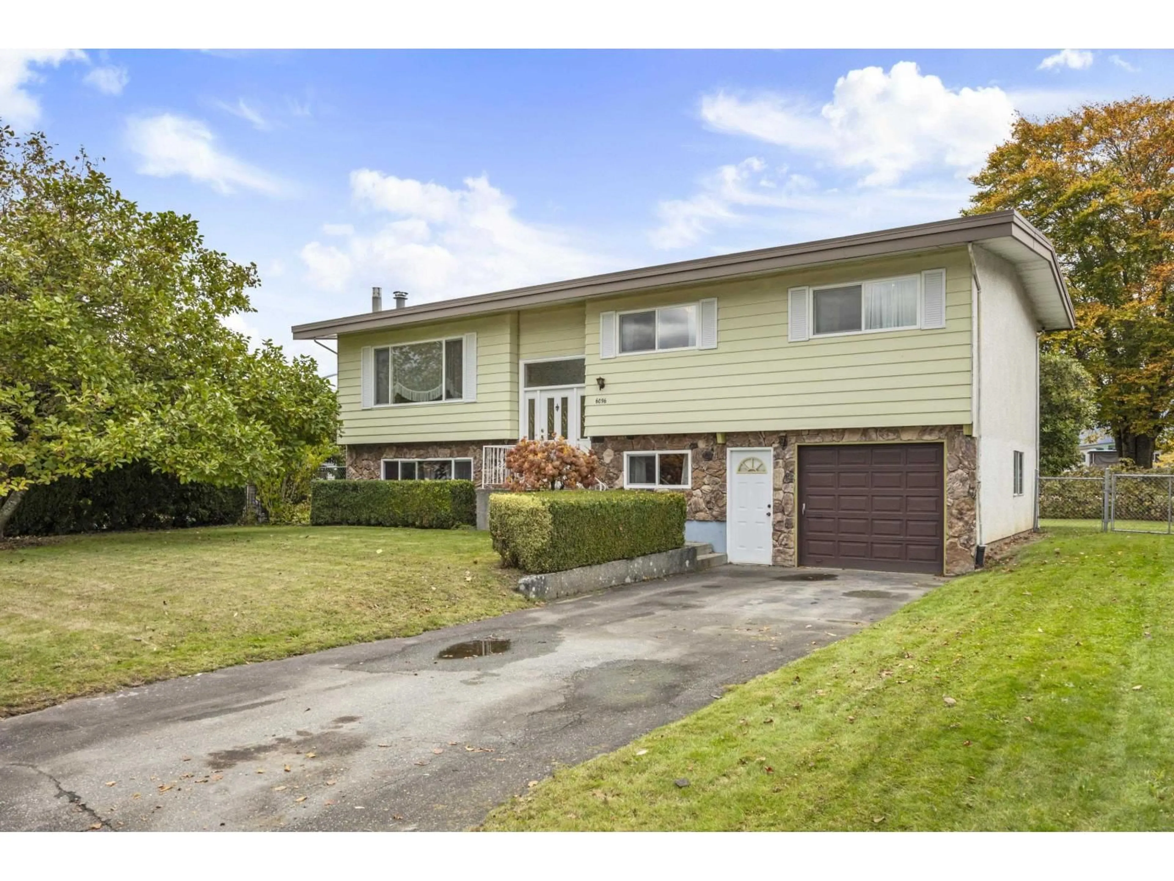 Home with vinyl exterior material, street for 6096 GLENROY DRIVE, Chilliwack British Columbia V2R2J1