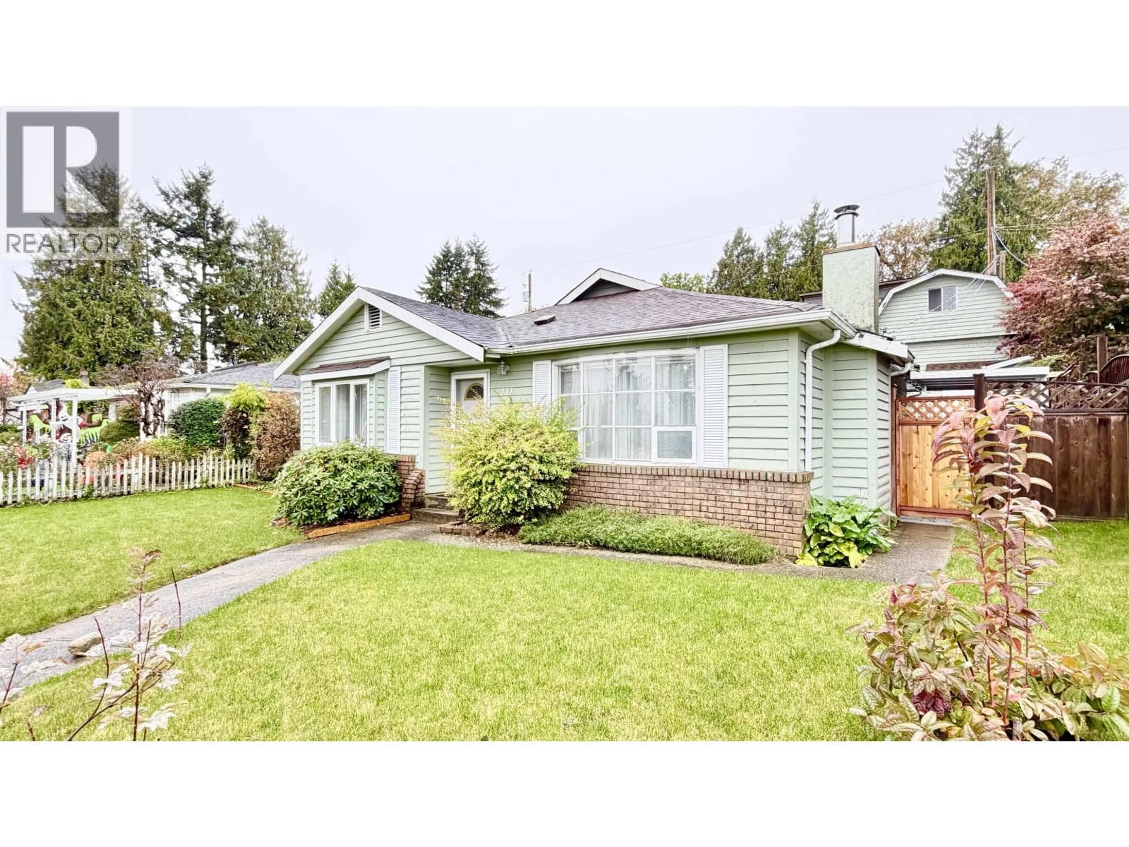 Home with vinyl exterior material, street for 111 SAPPER STREET, New Westminster British Columbia V3L3Y6