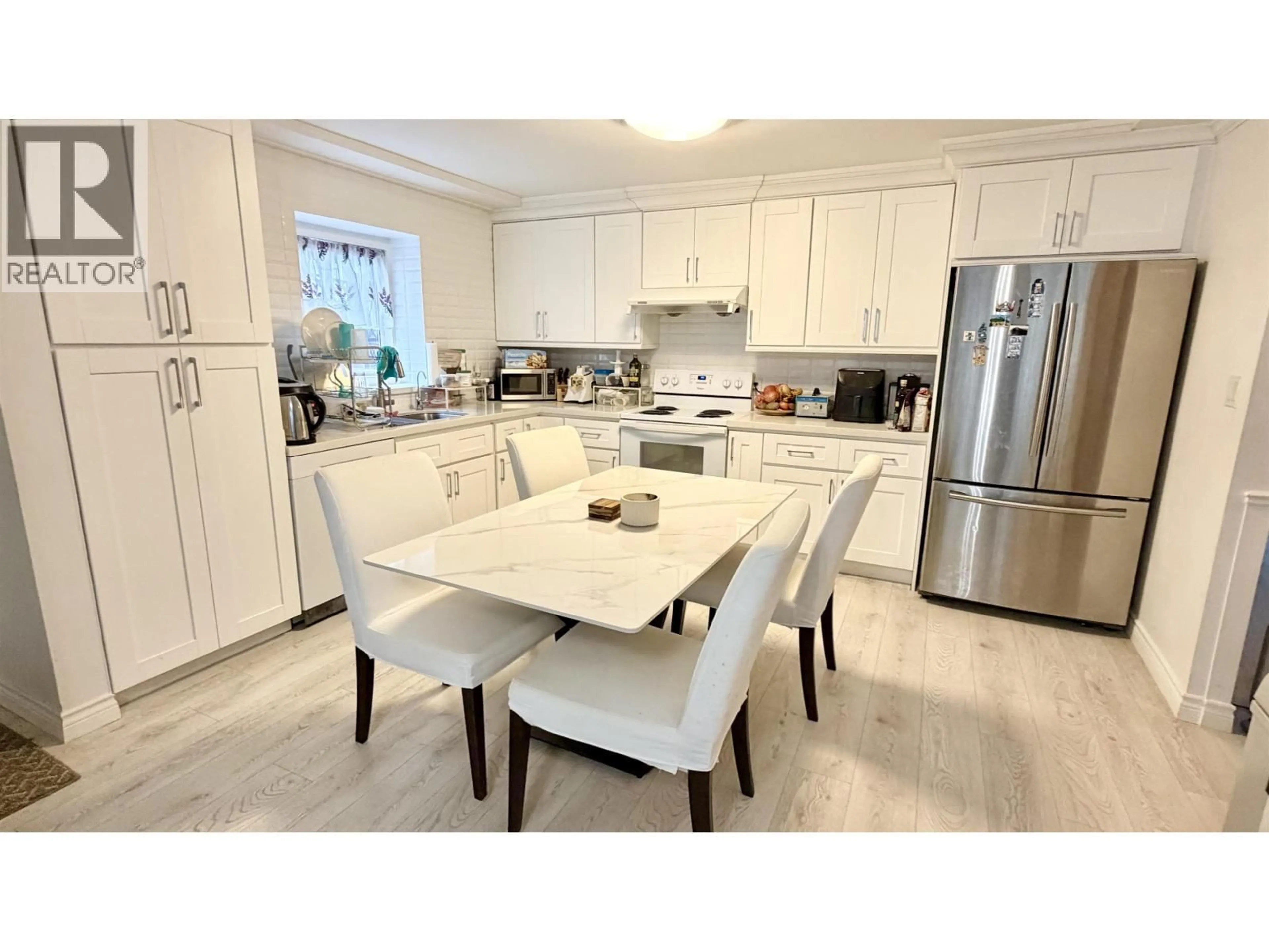 Open concept kitchen, ceramic/tile floor for 111 SAPPER STREET, New Westminster British Columbia V3L3Y6