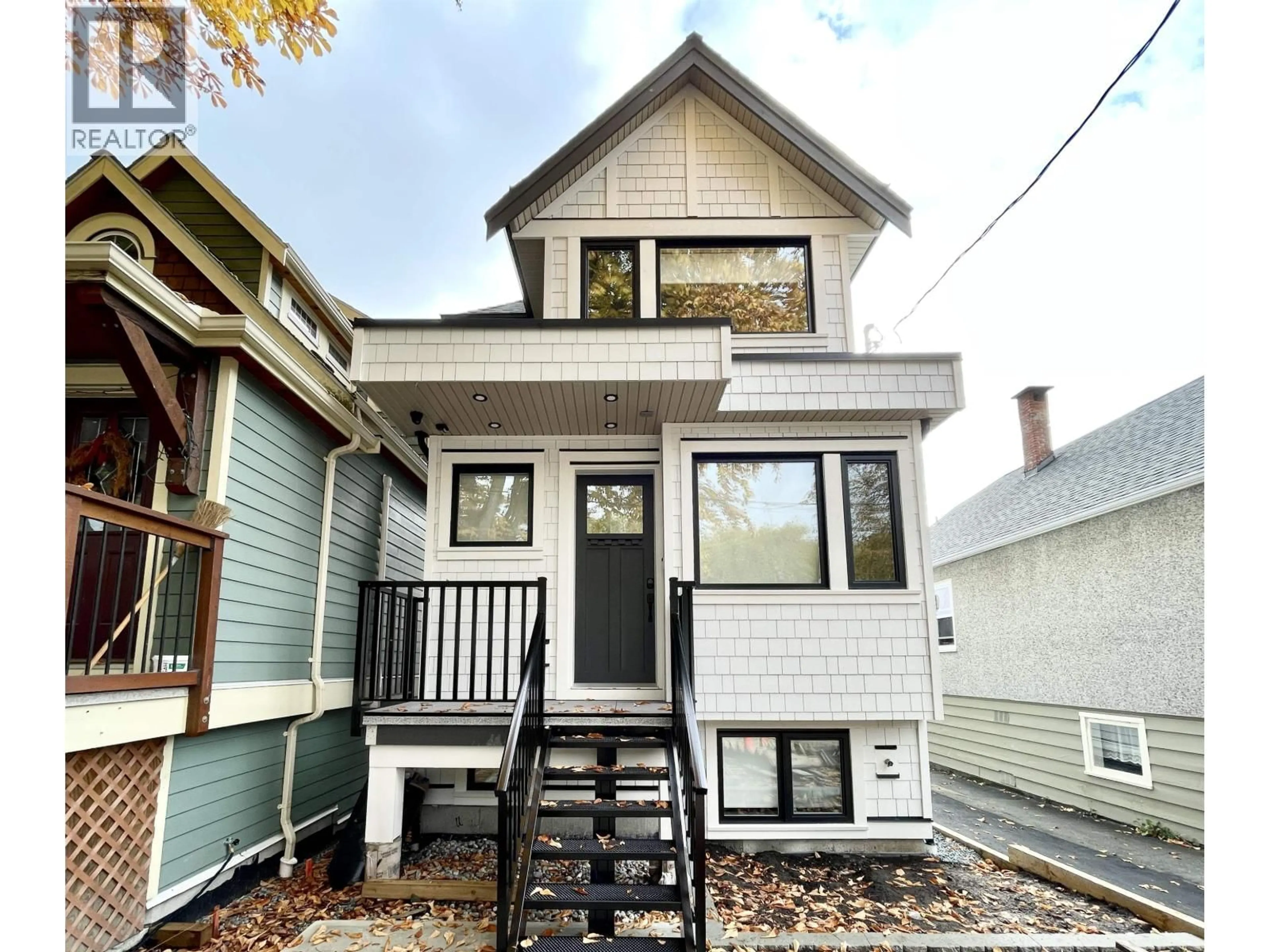 Home with vinyl exterior material, street for 162 43RD AVENUE, Vancouver British Columbia V5W1S9