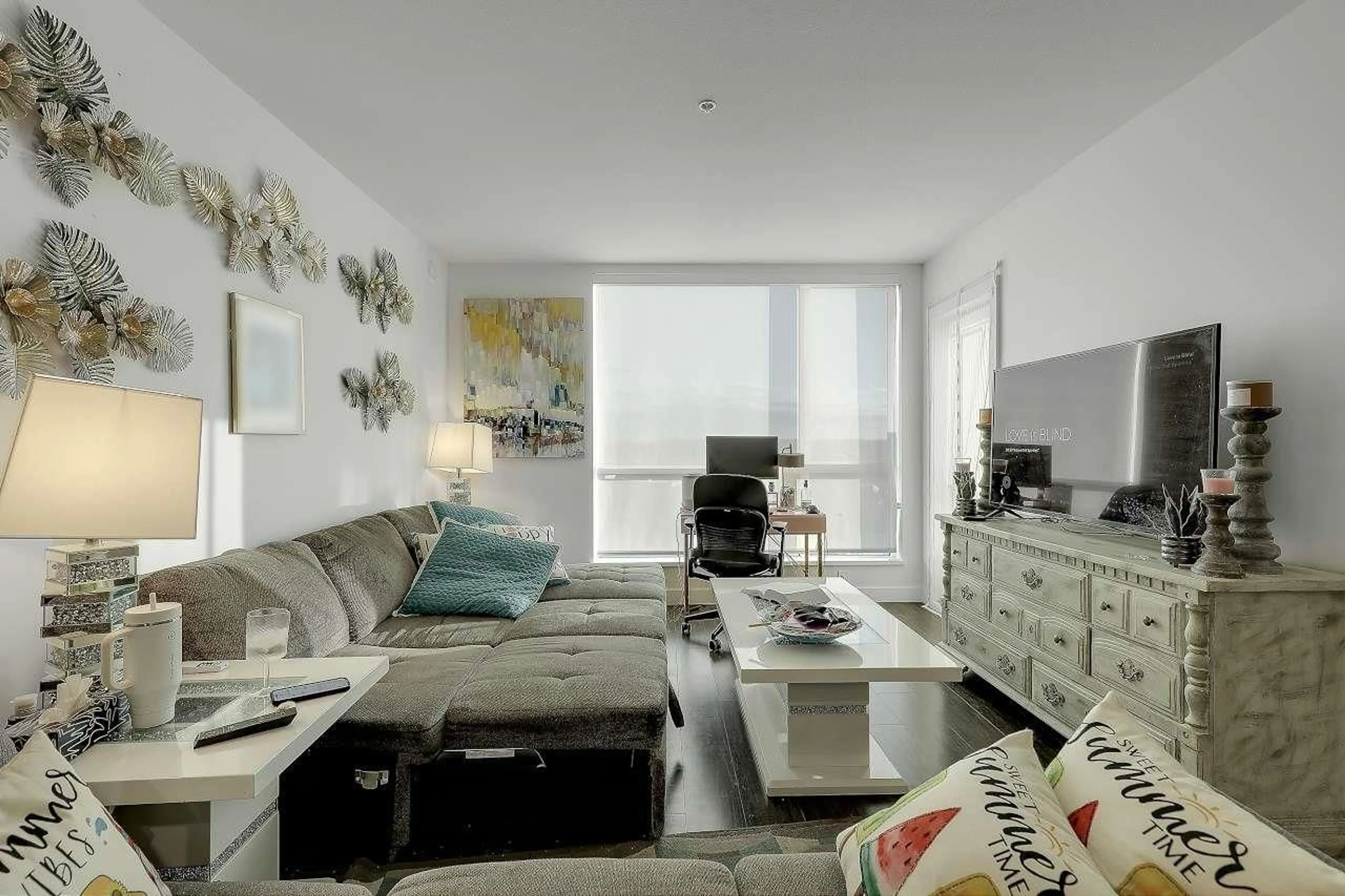 Living room with furniture, unknown for 309 - 31940 RAVEN, Mission British Columbia V2V0L1