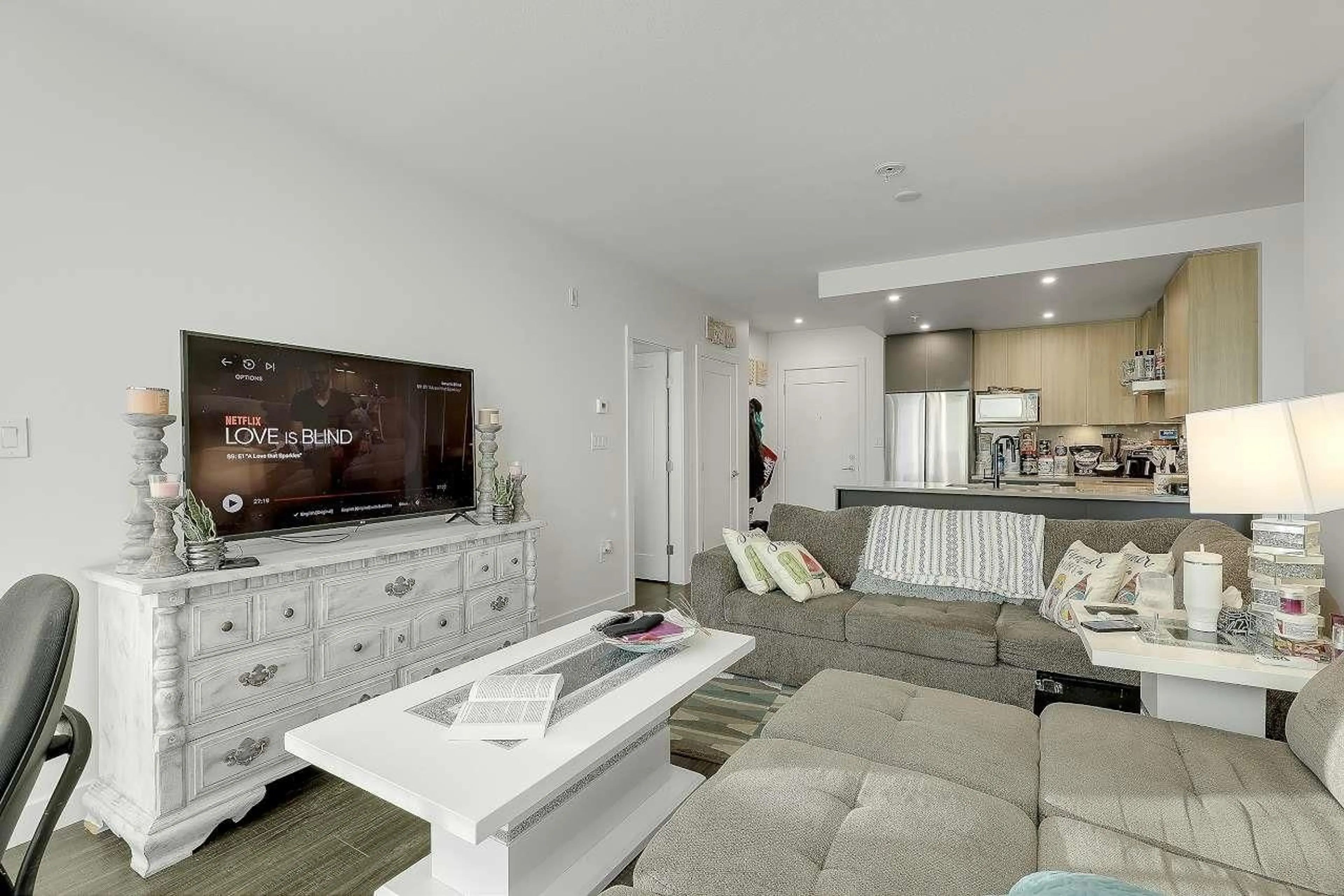 Living room with furniture, unknown for 309 - 31940 RAVEN, Mission British Columbia V2V0L1