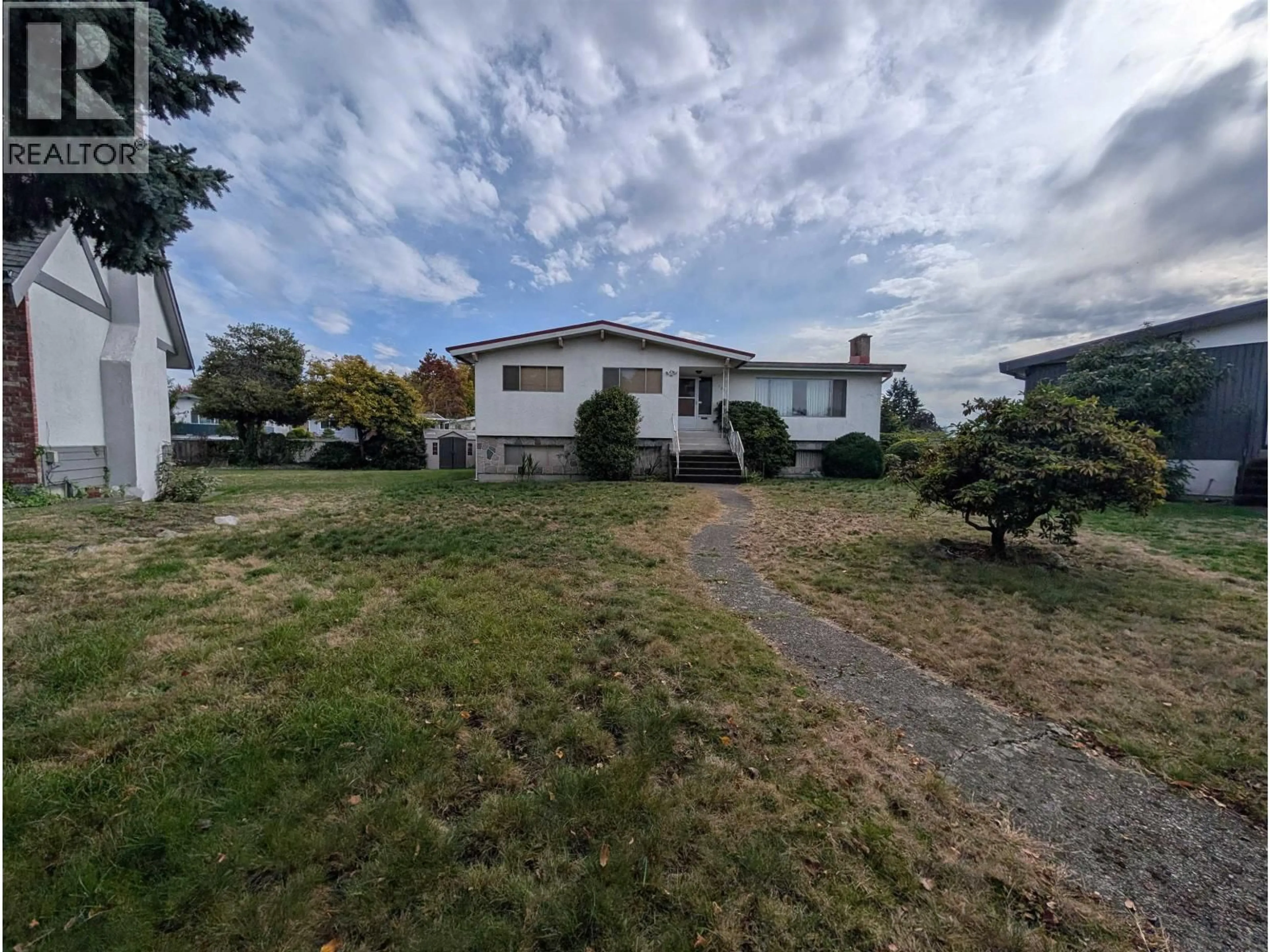 A pic from outside/outdoor area/front of a property/back of a property/a pic from drone, street for 7258 LANCASTER PLACE, Vancouver British Columbia V5S3B4
