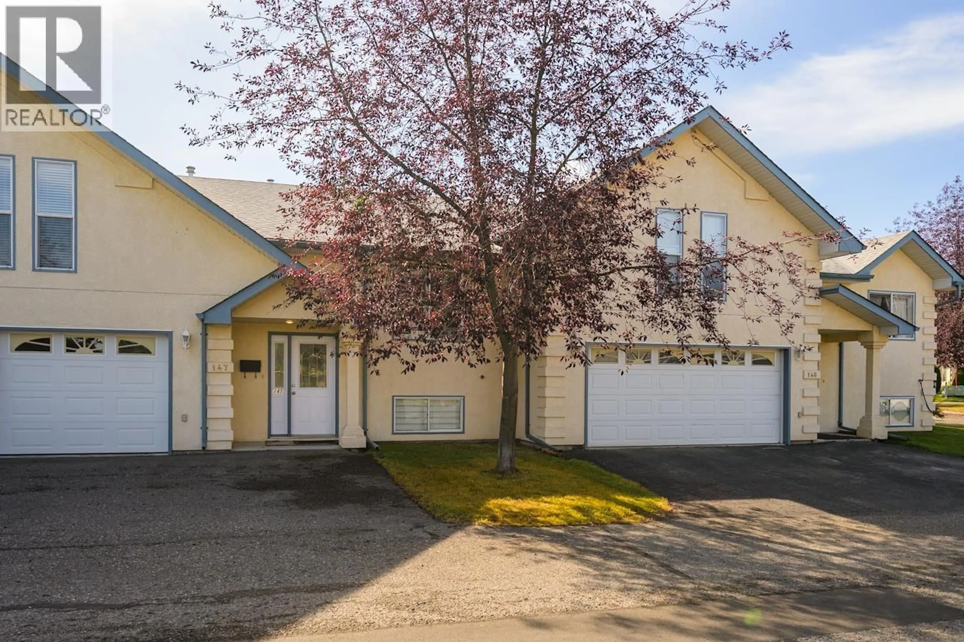 Home with vinyl exterior material, street for 147 - 6807 WESTGATE AVENUE, Prince George British Columbia V2N5T8