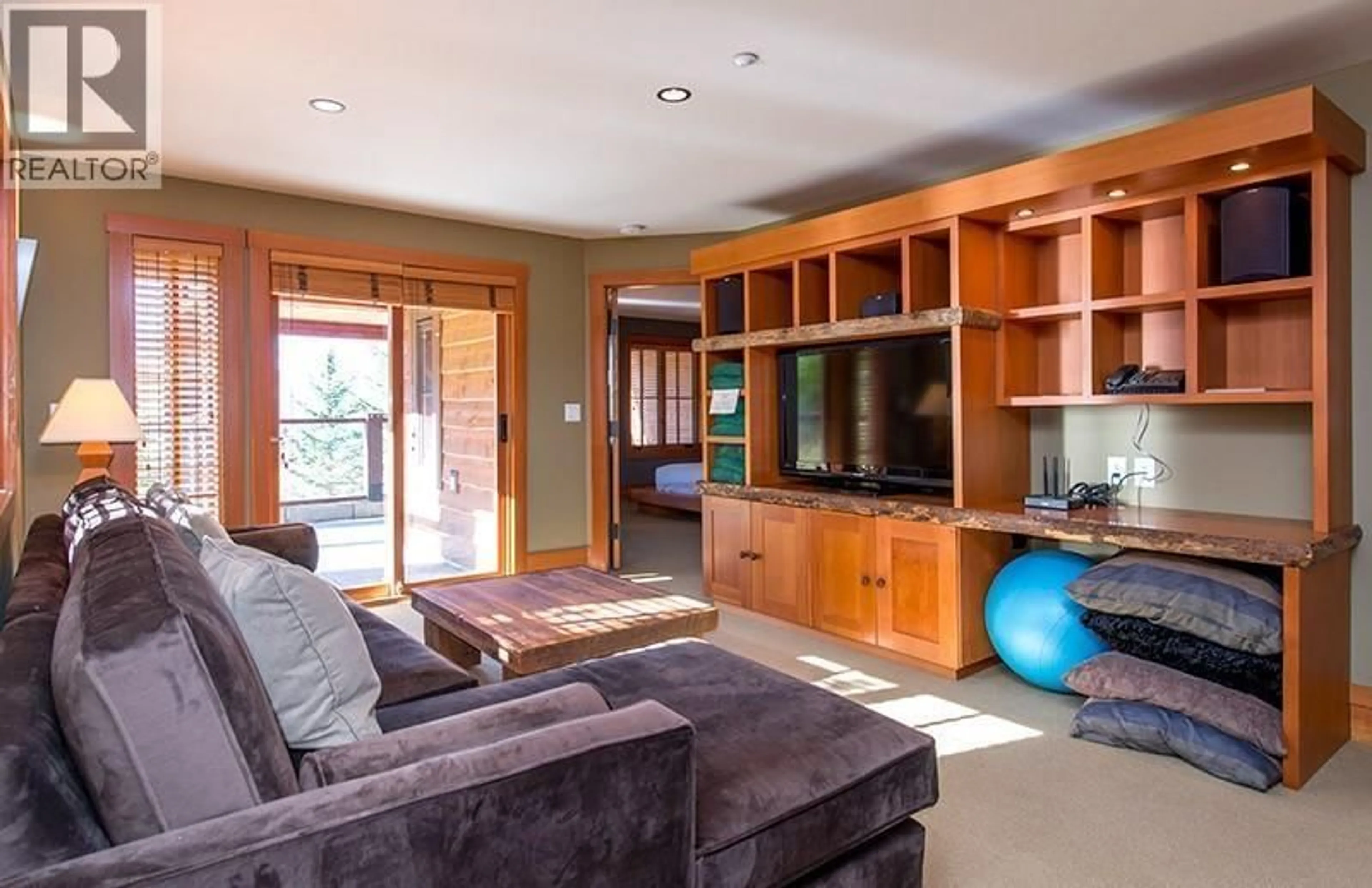 Living room with furniture, unknown for 18 C - 2300 NORDIC DRIVE, Whistler British Columbia V8E0A6