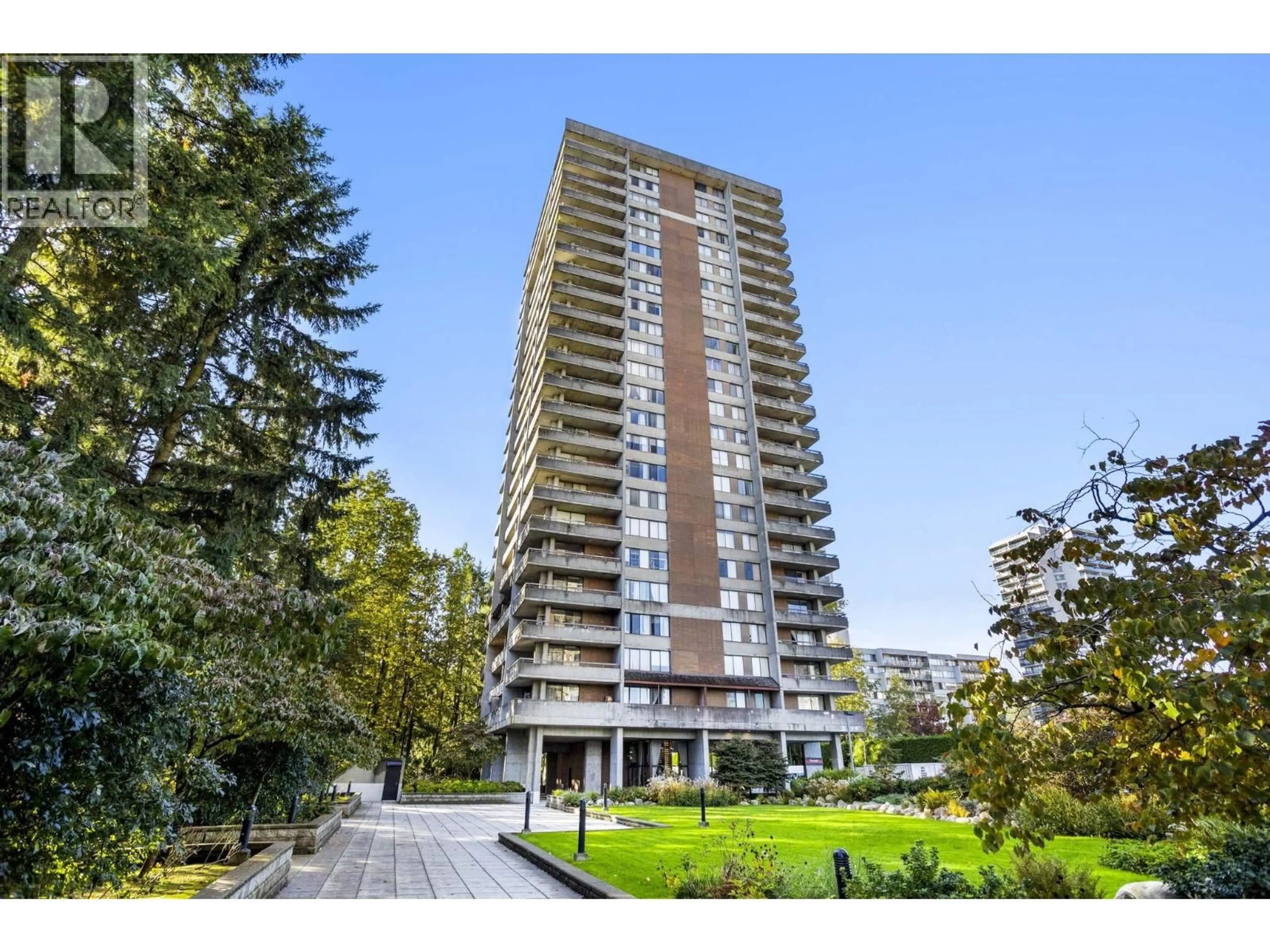 A pic from outside/outdoor area/front of a property/back of a property/a pic from drone, building for 1605 - 3737 BARTLETT COURT, Burnaby British Columbia V3J7E3