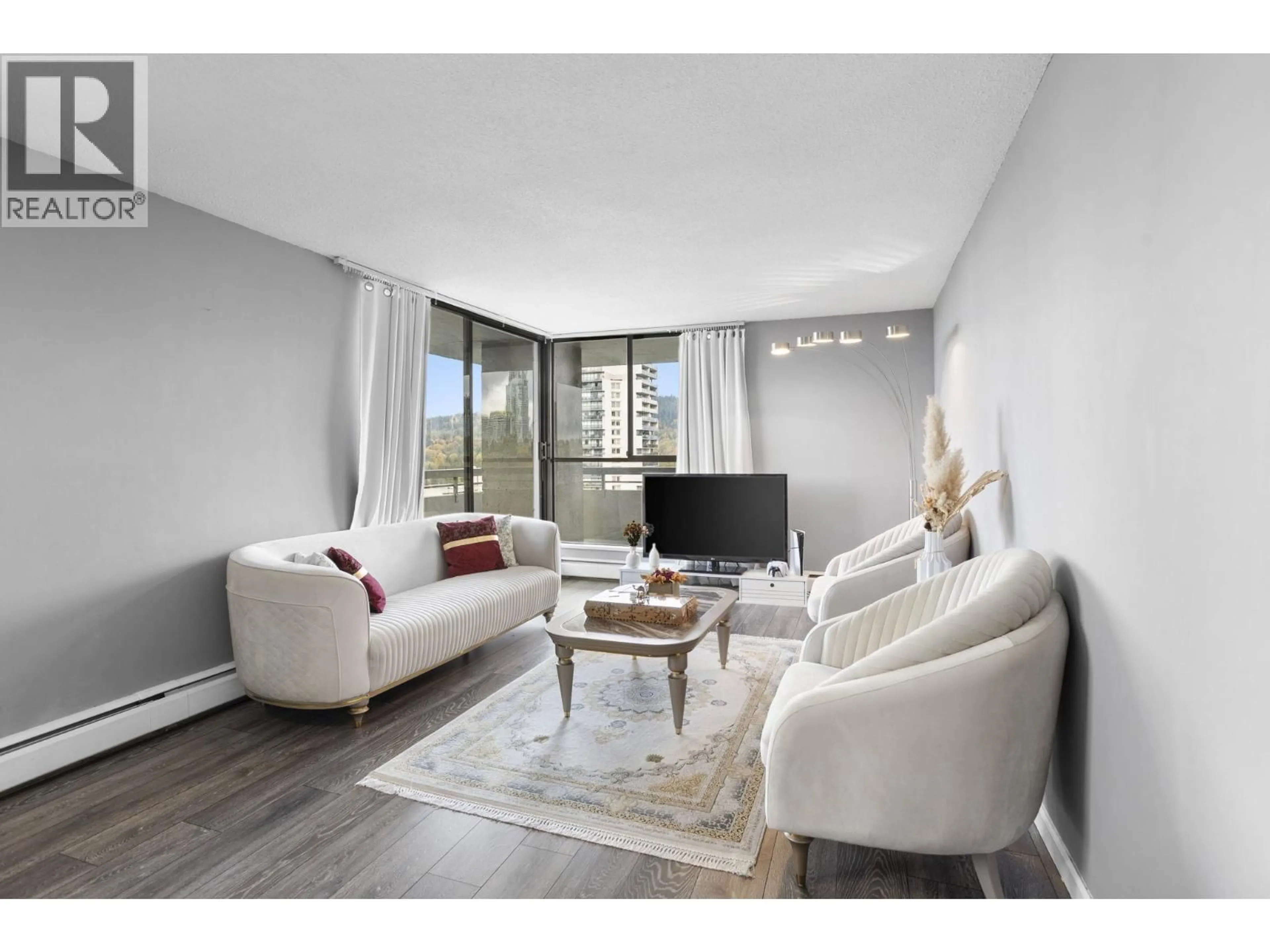 Living room with furniture, unknown for 1605 - 3737 BARTLETT COURT, Burnaby British Columbia V3J7E3