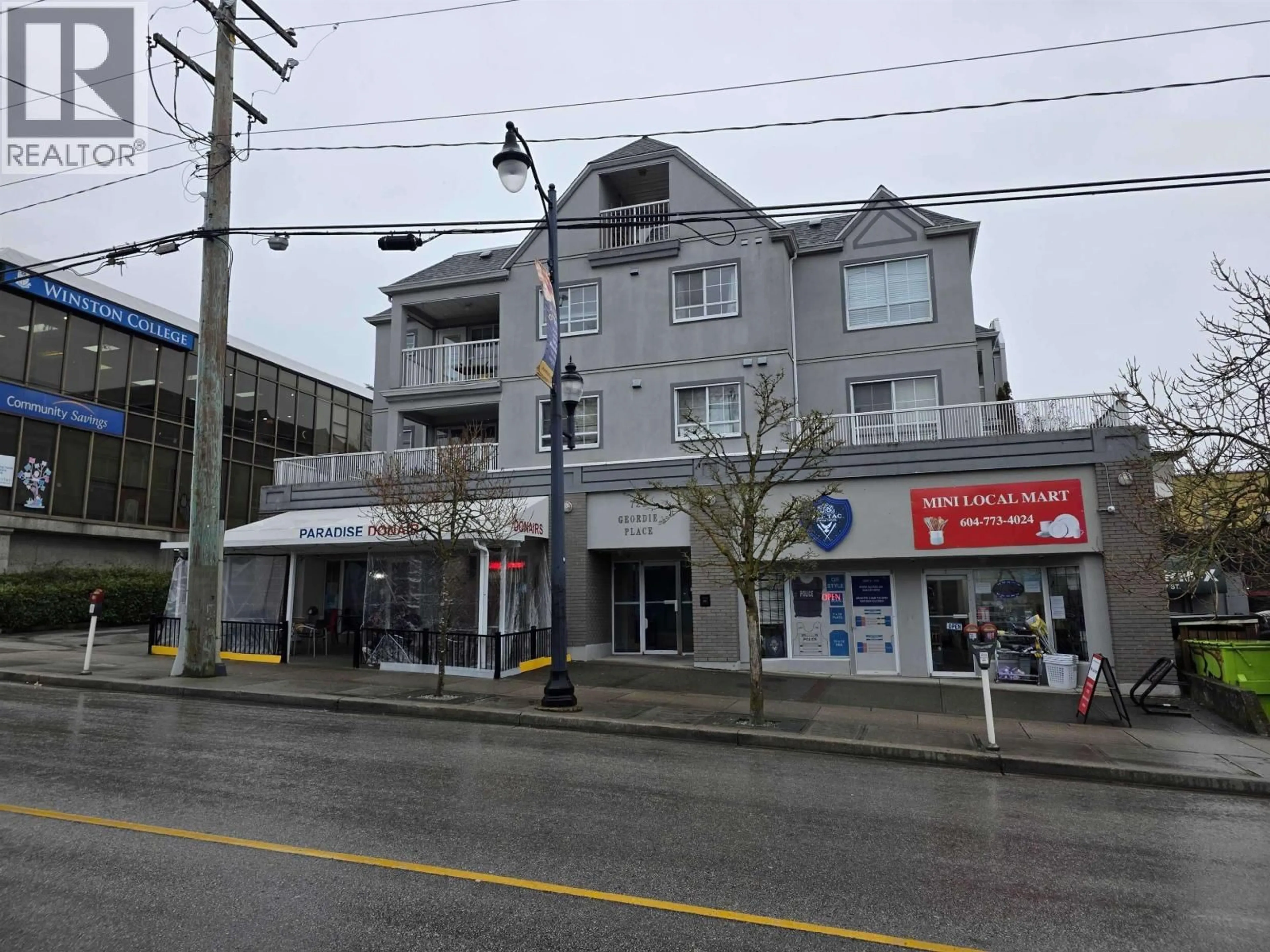 Unknown for 302 - 723 TWELFTH STREET, New Westminster British Columbia V3M4J8
