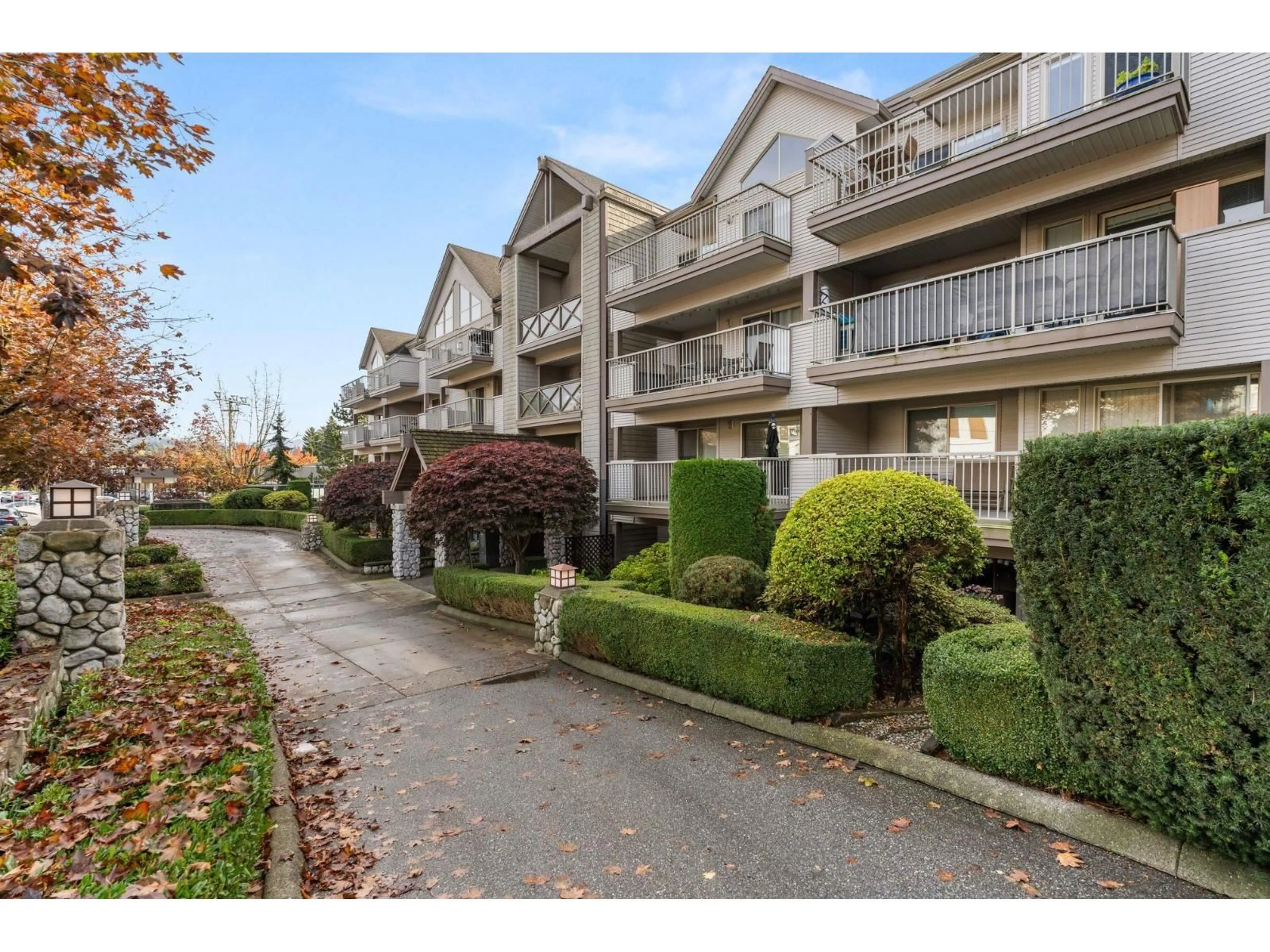 Patio, street for 108 - 33478 ROBERTS, Abbotsford British Columbia V2S8E1