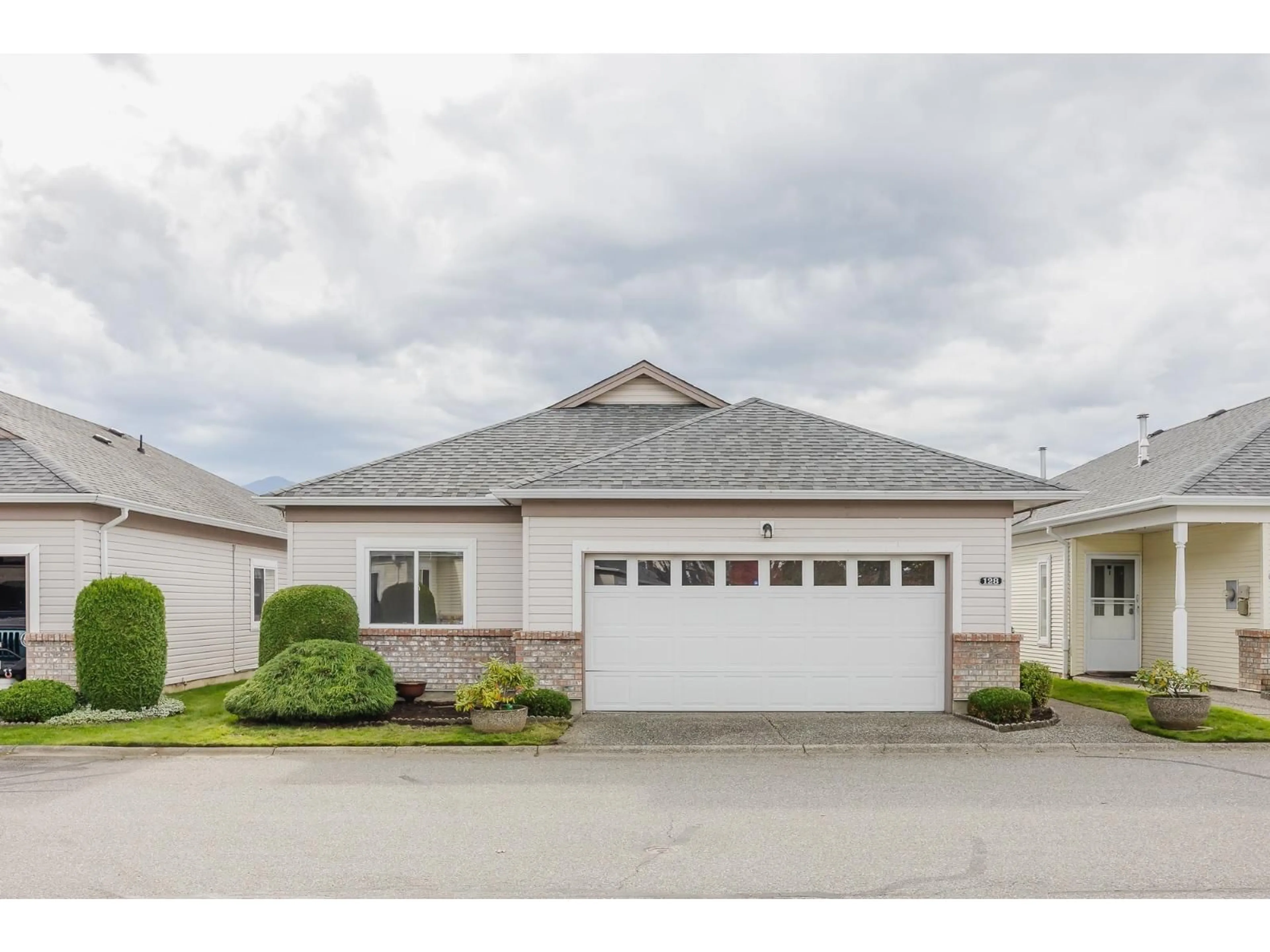 Home with vinyl exterior material, street for 128 - 8485 YOUNG ROAD, Chilliwack British Columbia V2P7Y7