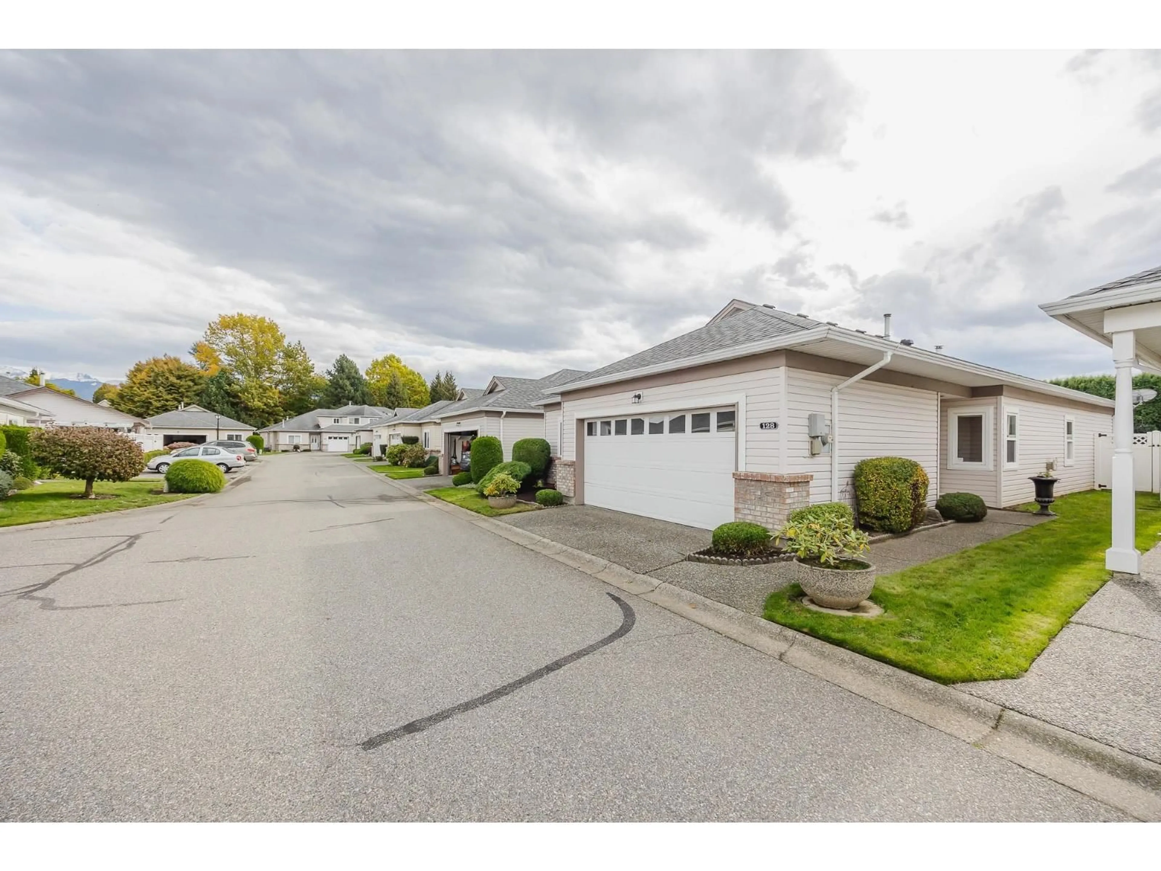 Unknown for 128 - 8485 YOUNG ROAD, Chilliwack British Columbia V2P7Y7