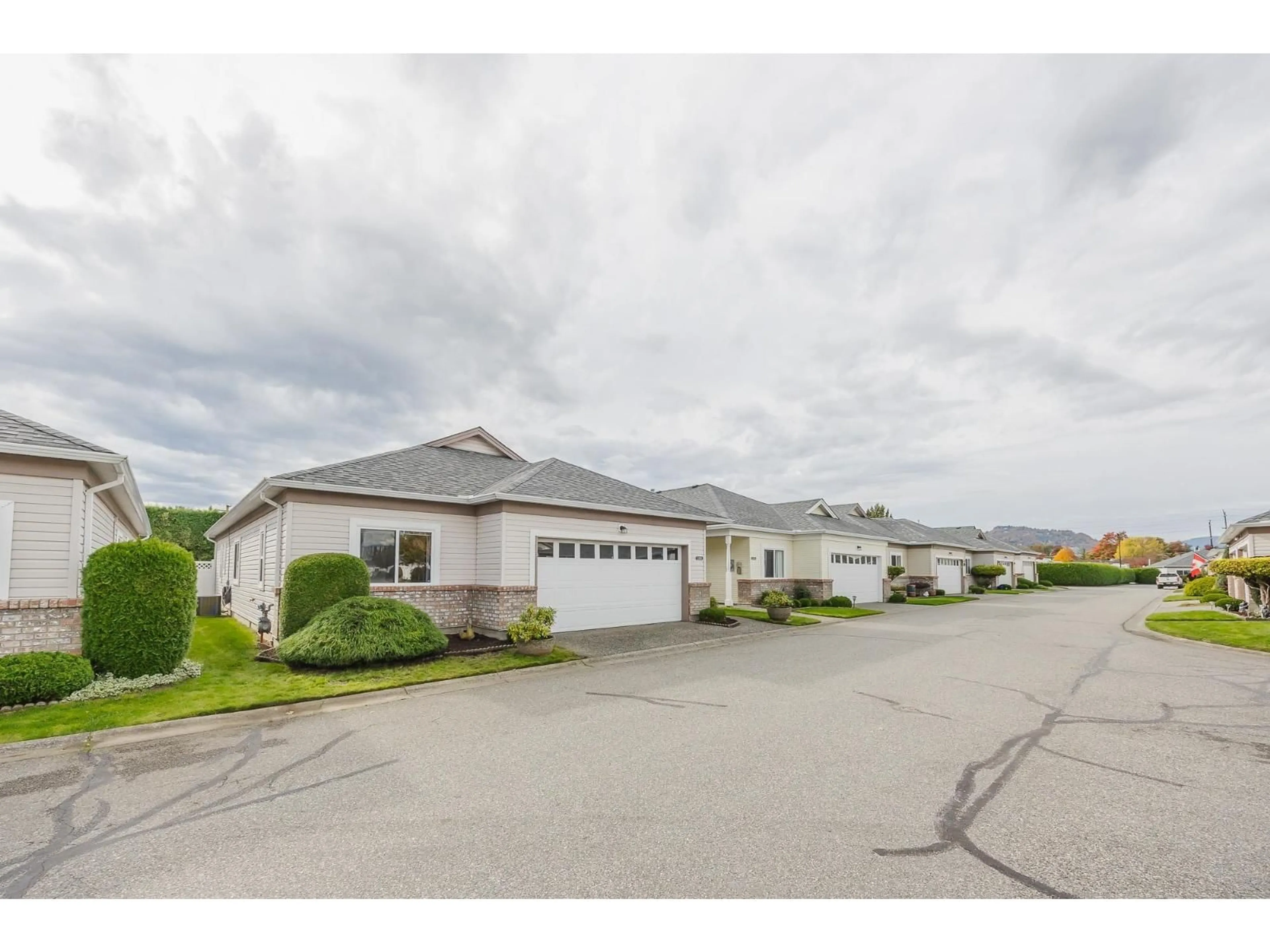 Unknown for 128 - 8485 YOUNG ROAD, Chilliwack British Columbia V2P7Y7