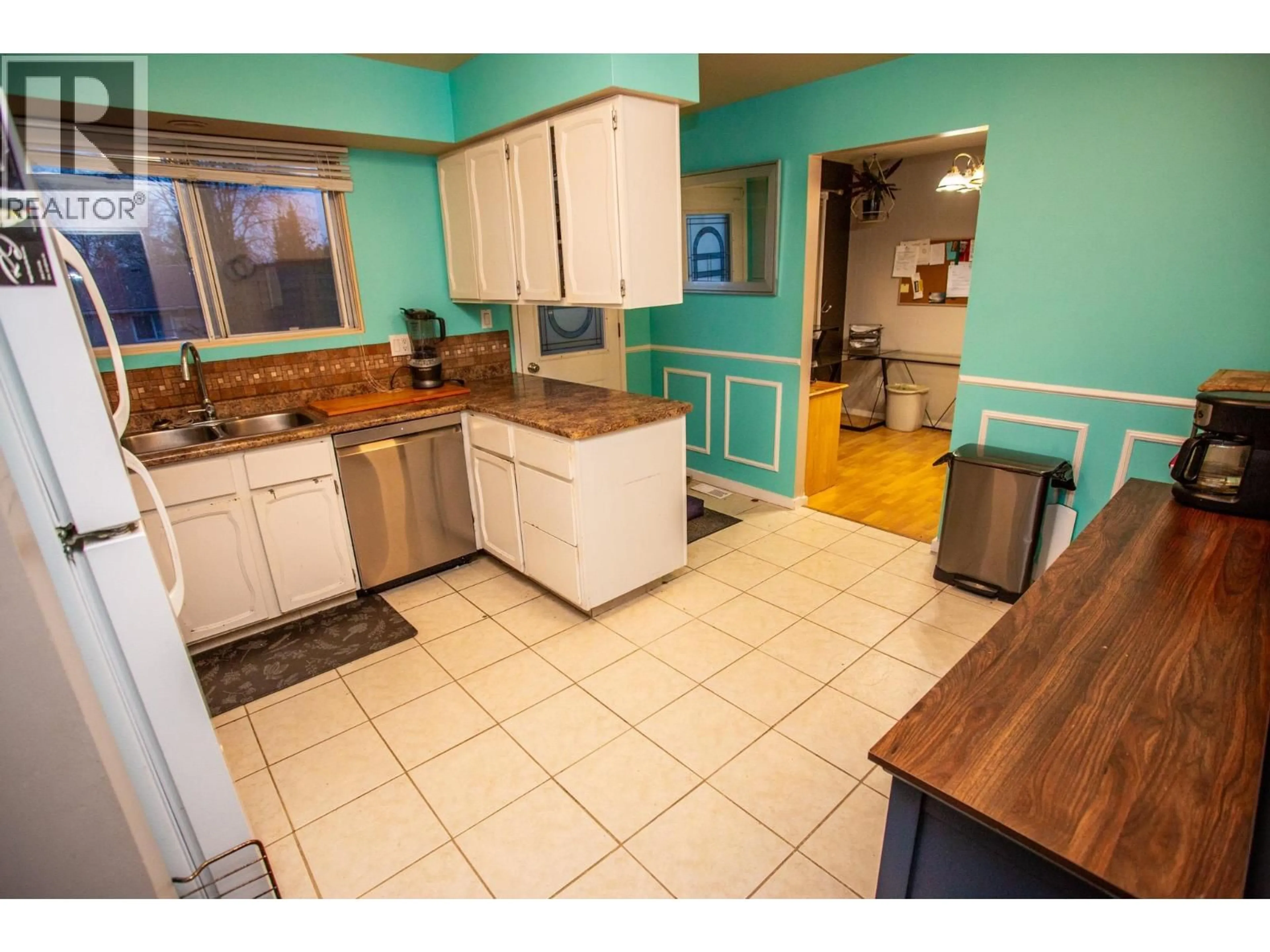 Standard kitchen, ceramic/tile floor for 7386 IMPERIAL PLACE, Prince George British Columbia V2N2T9