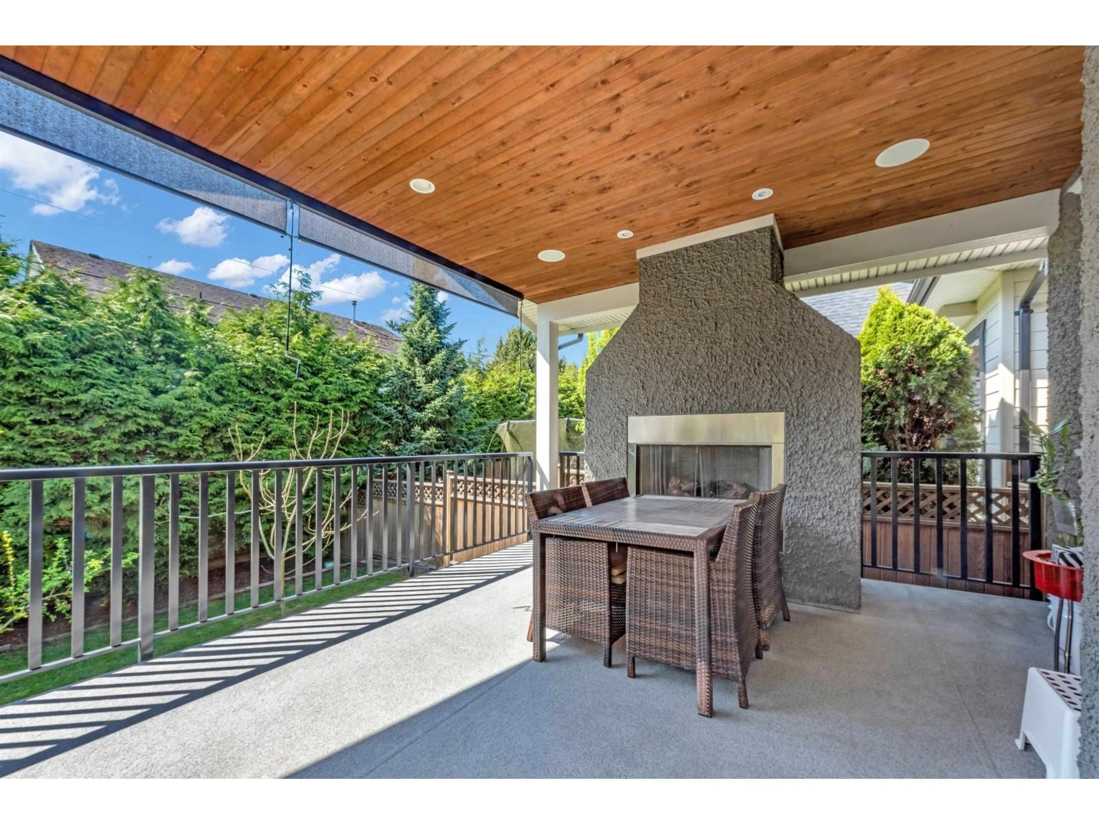 Patio, unknown for 16329 8, Surrey British Columbia V4A1A3