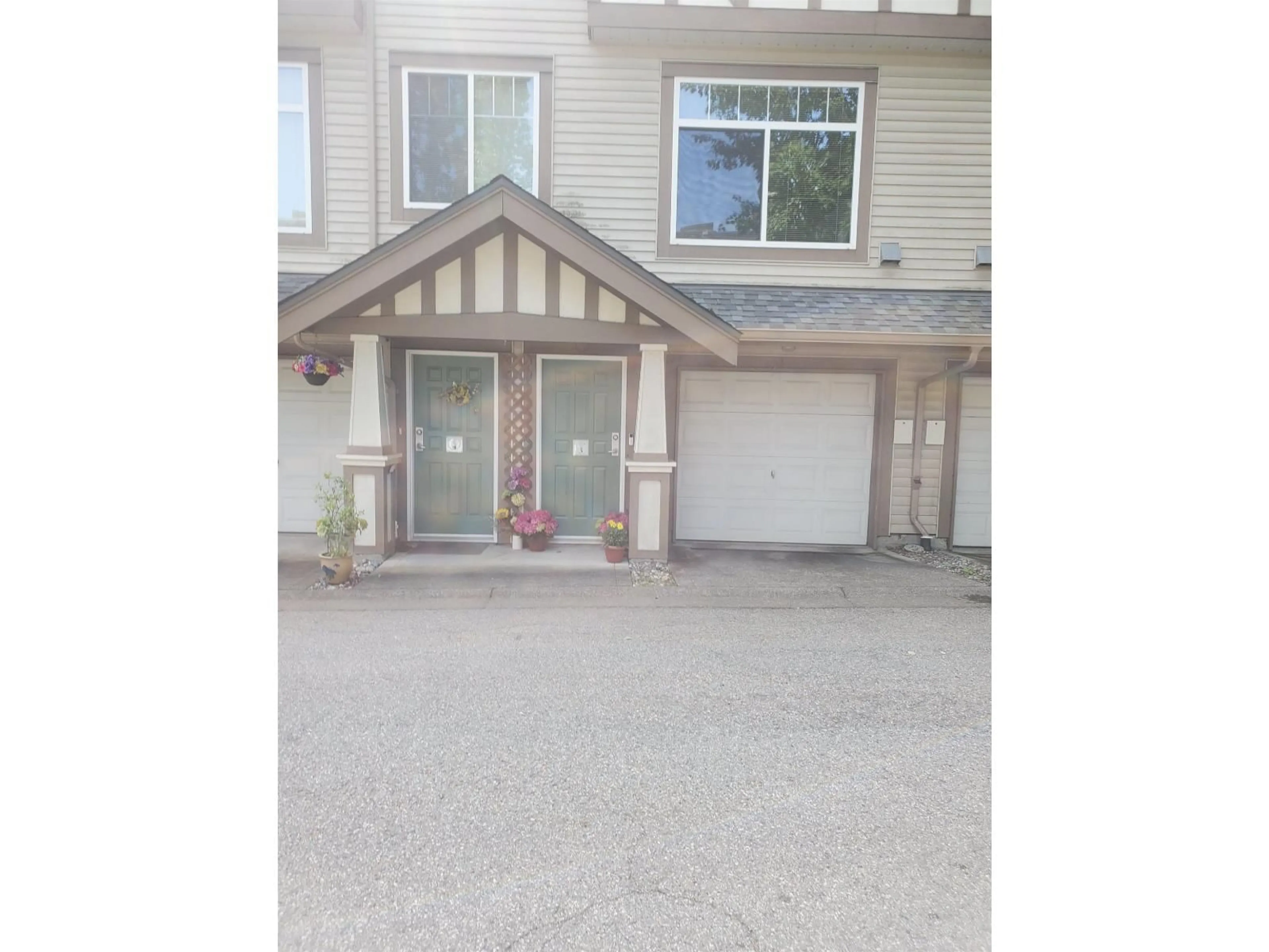 Unknown for 3 - 2678 KING GEORGE, Surrey British Columbia V4P1H6
