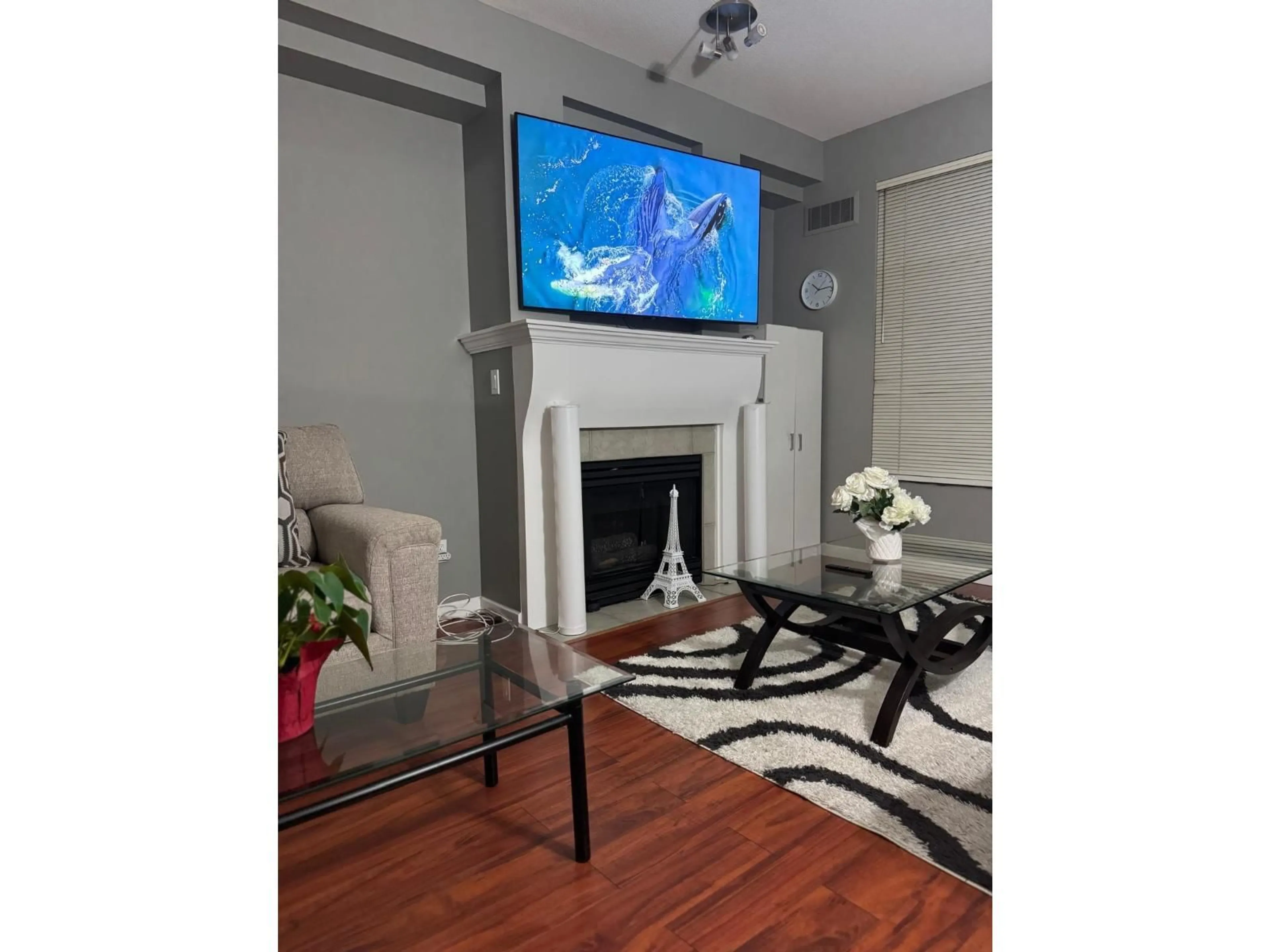 Home theater for 3 - 2678 KING GEORGE, Surrey British Columbia V4P1H6