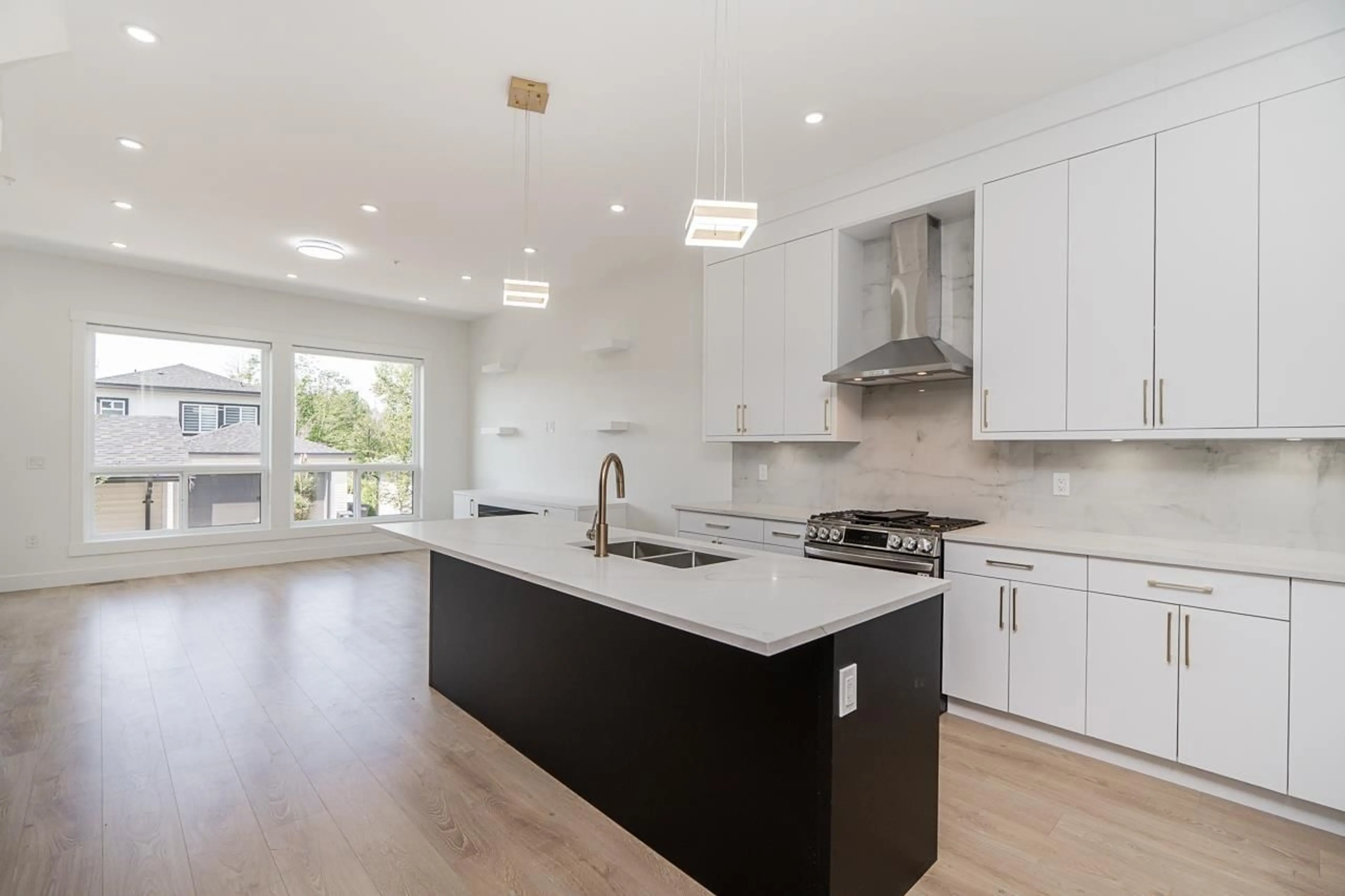 Open concept kitchen, unknown for 20535 74B, Langley British Columbia V2Y3S8