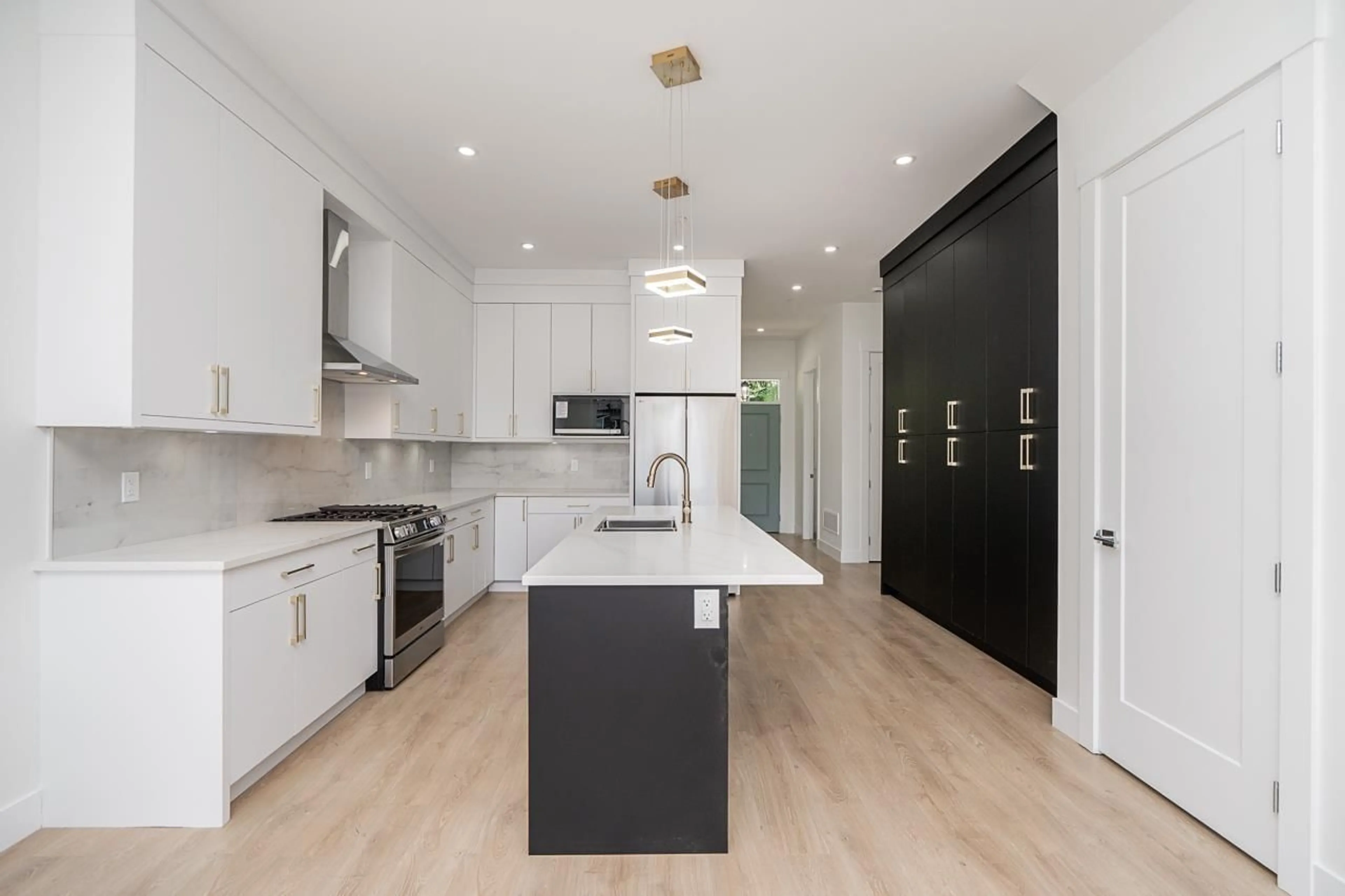 Contemporary kitchen, unknown for 20535 74B, Langley British Columbia V2Y3S8