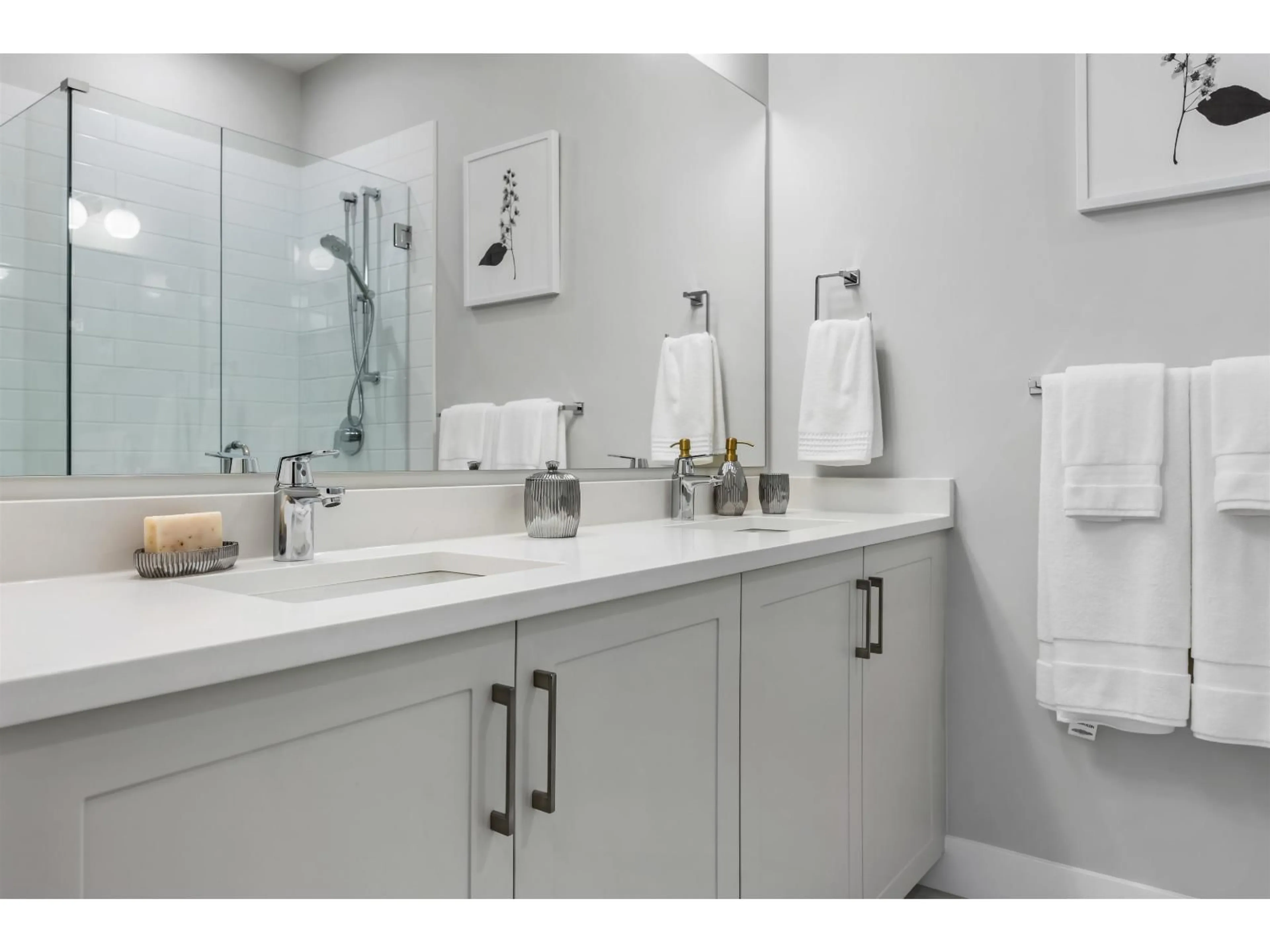 Contemporary bathroom, ceramic/tile floor for 15 - 7243 WILLOWSTREAM ROAD, Chilliwack British Columbia V2R6M1
