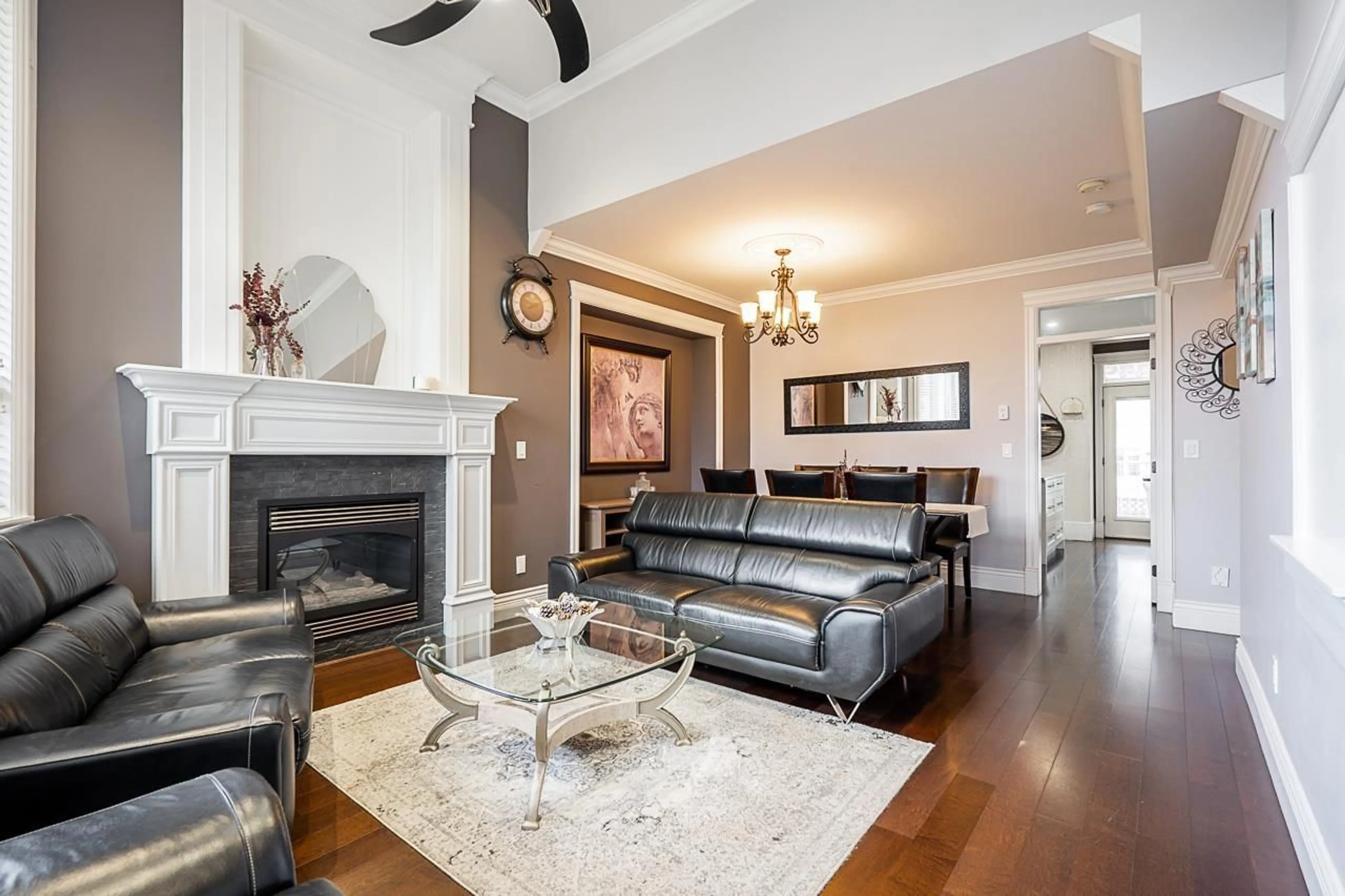 Living room with furniture, unknown for 5941 129B, Surrey British Columbia V3X0C5