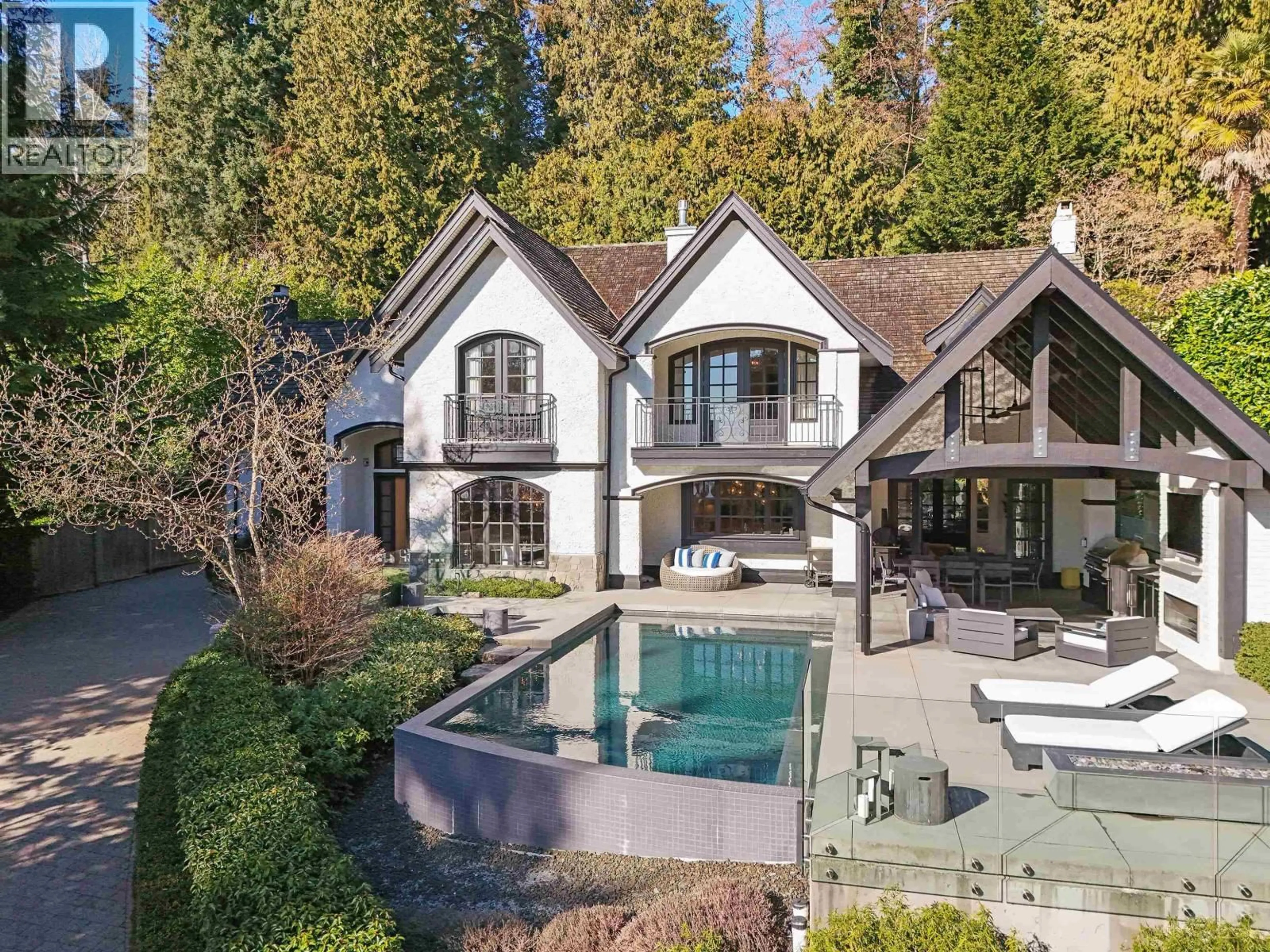A pic from outside/outdoor area/front of a property/back of a property/a pic from drone, mountain view for 2985 ALTAMONT CRESCENT, West Vancouver British Columbia V7V3C2