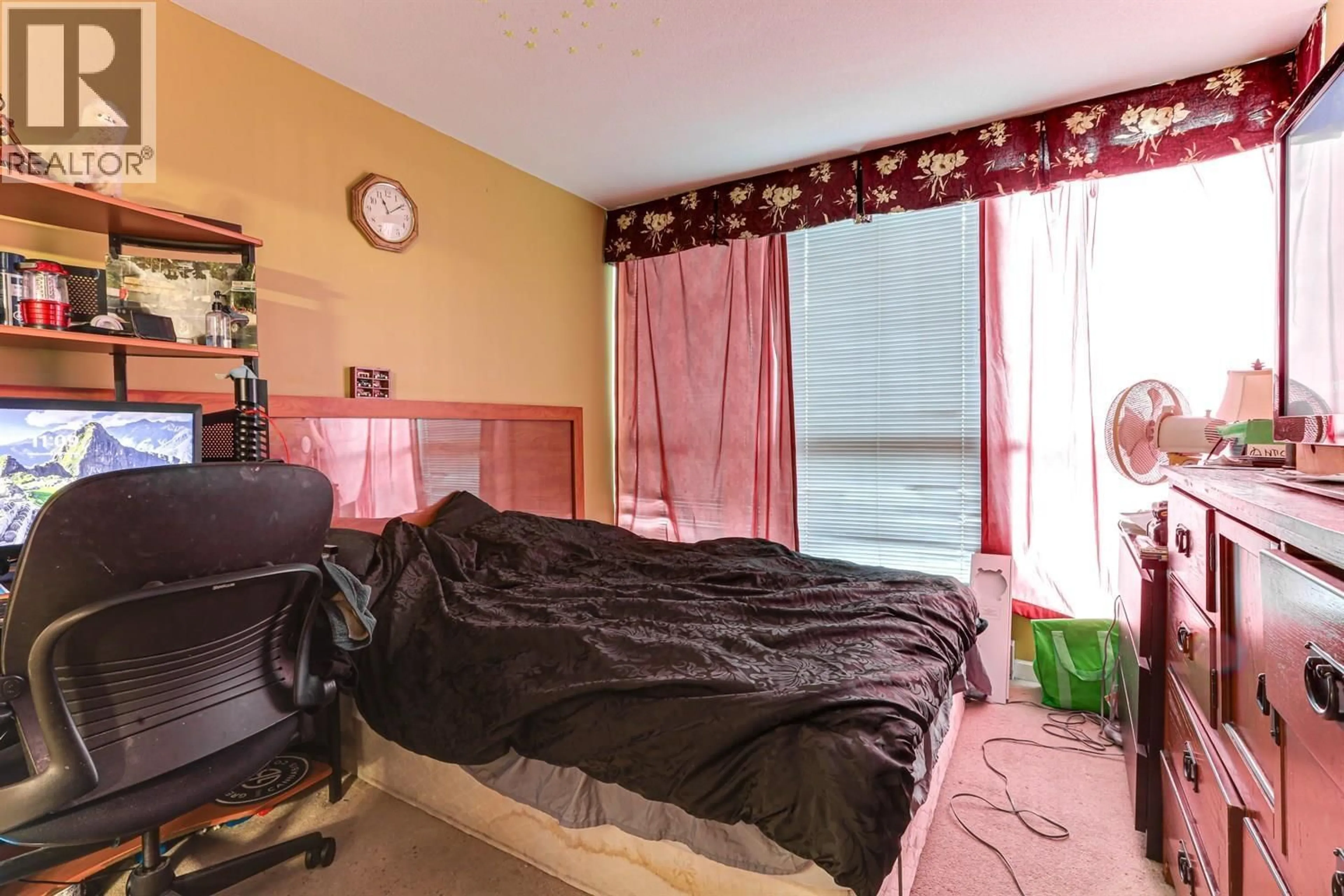 A pic of a room for 202 - 850 ROYAL AVENUE, New Westminster British Columbia V3M1A6