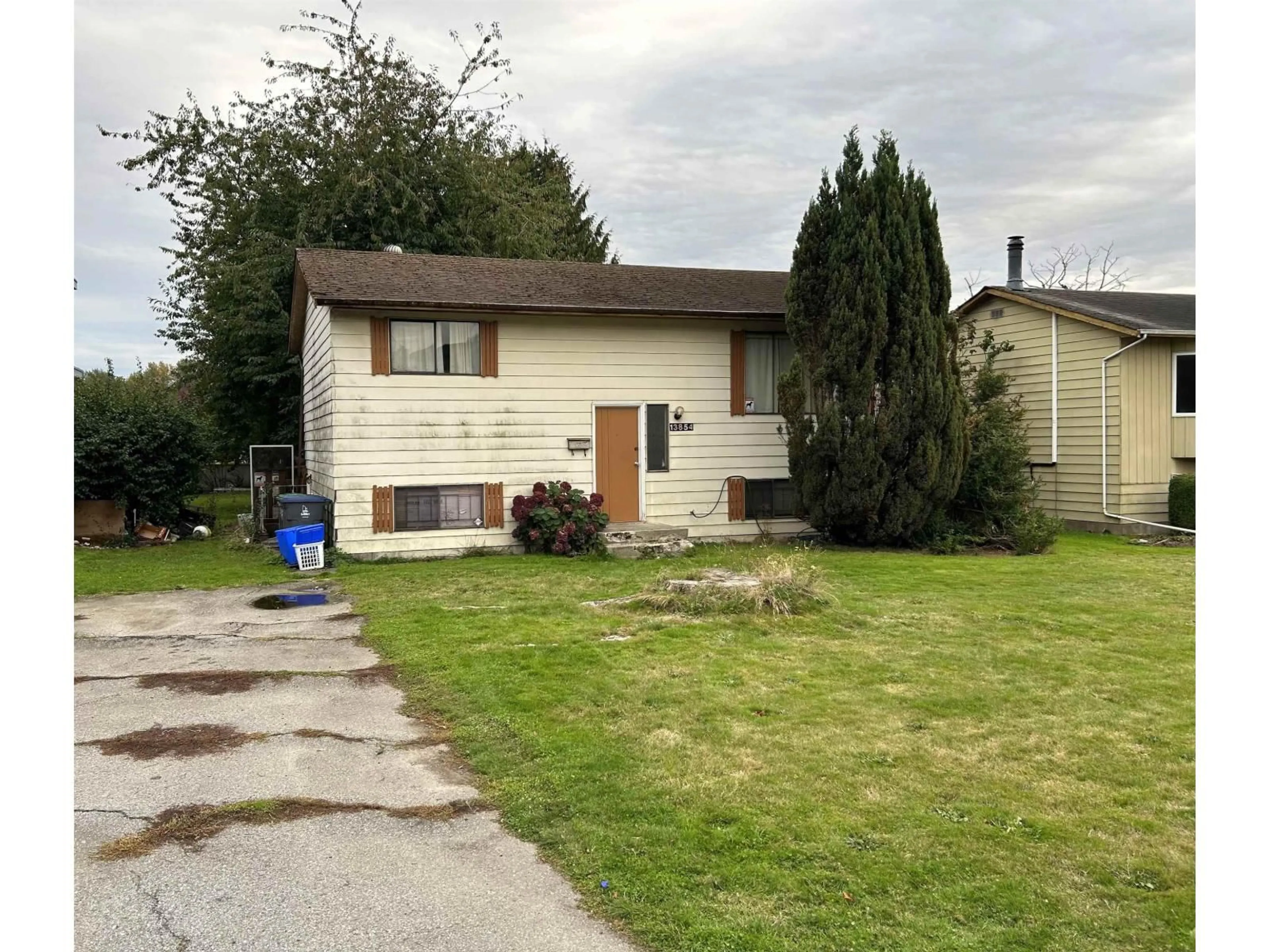 Unknown for 13854 89A, Surrey British Columbia V3V6K9