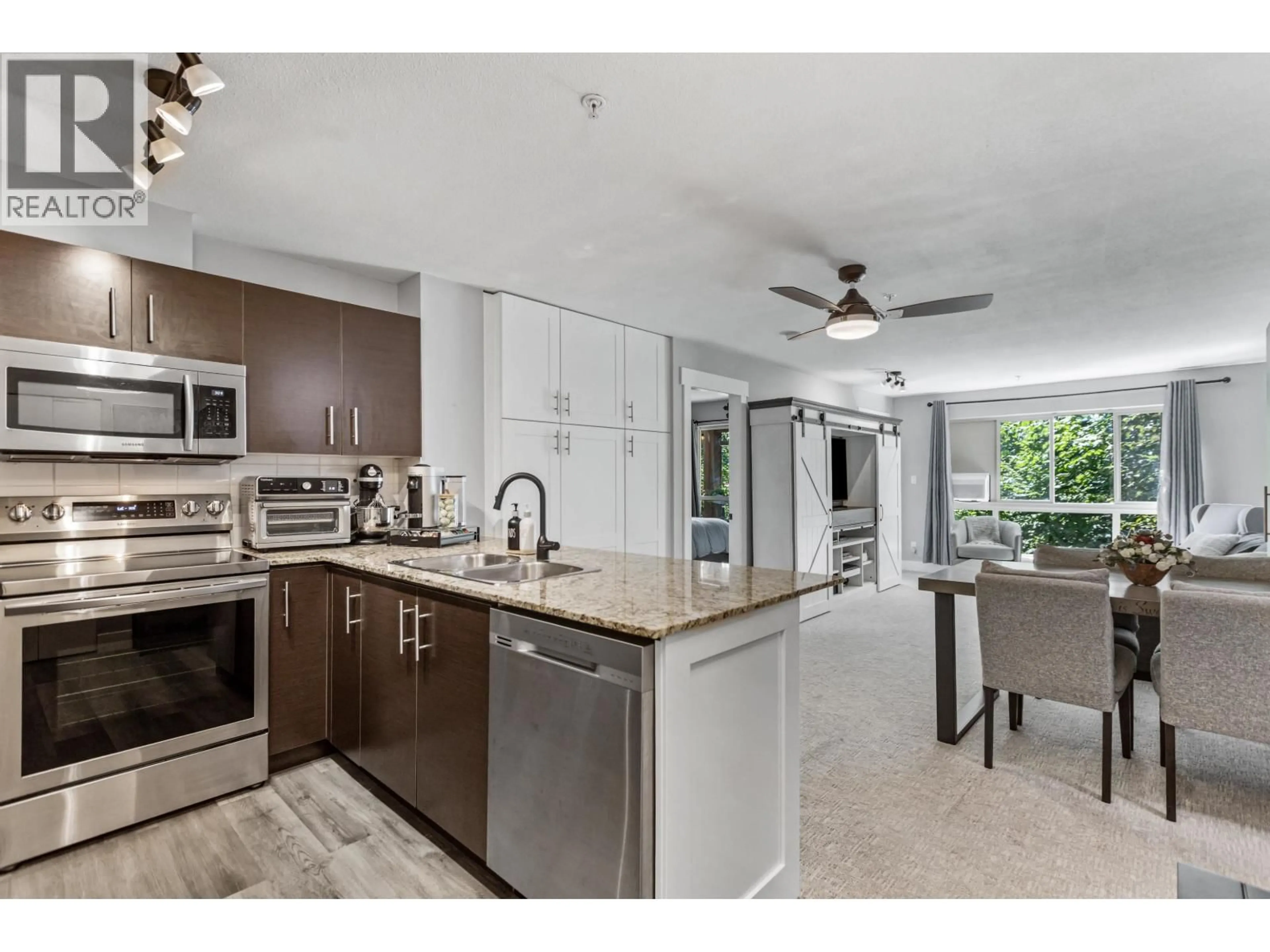 Open concept kitchen, unknown for 313 - 11665 HANEY, Maple Ridge British Columbia V2X8W9