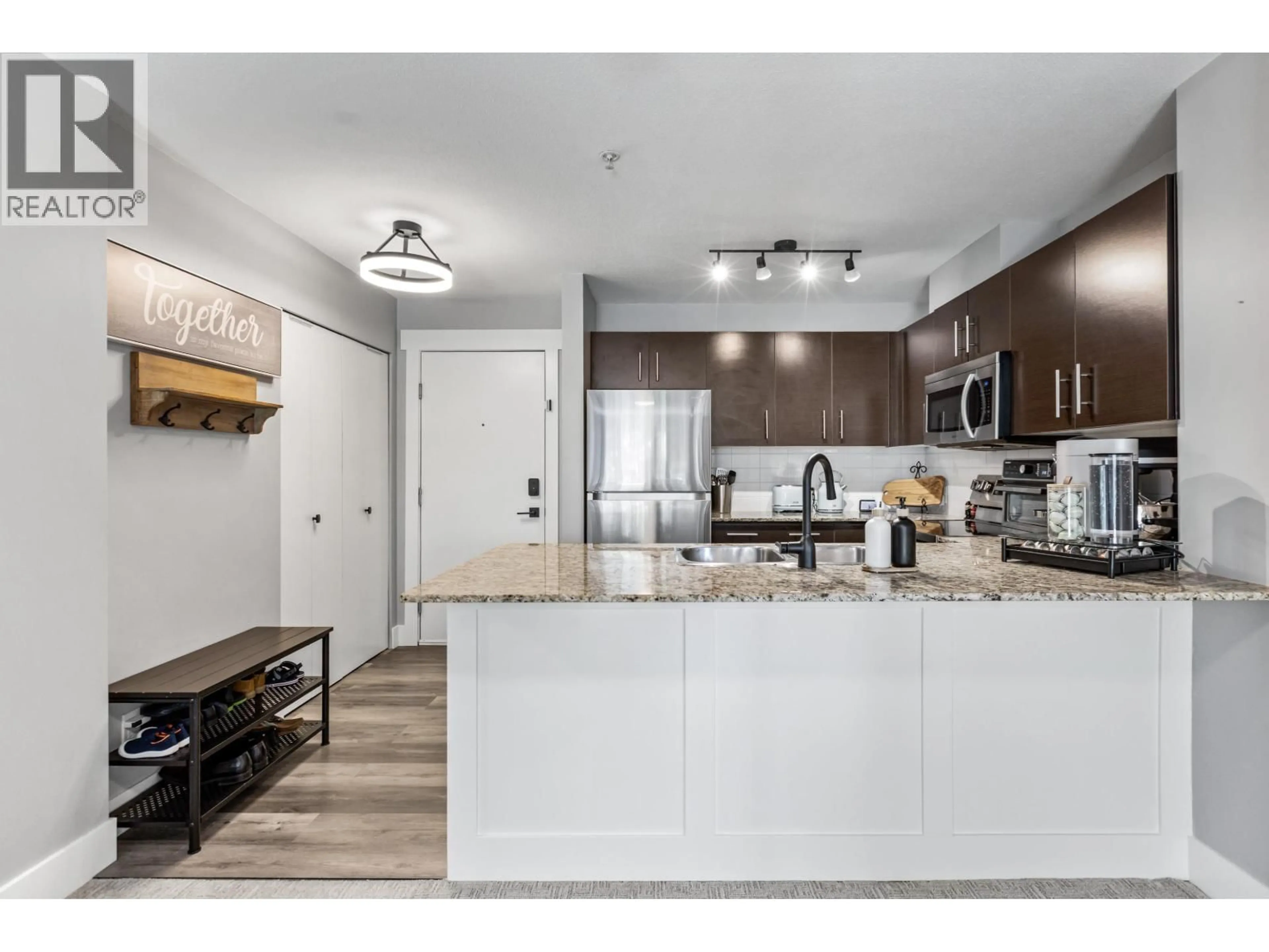 Open concept kitchen, unknown for 313 - 11665 HANEY, Maple Ridge British Columbia V2X8W9