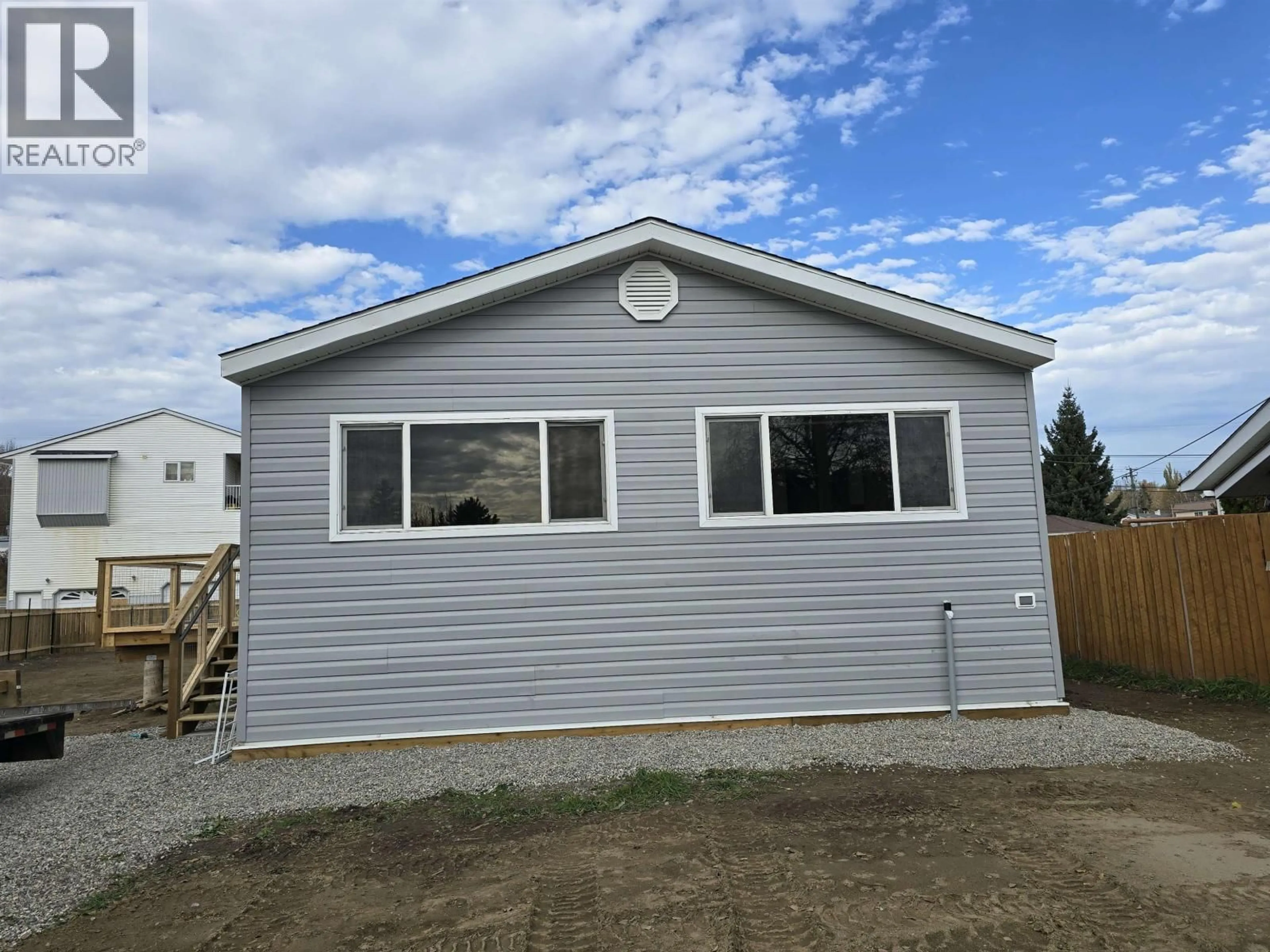 Home with vinyl exterior material, building for 577 WILLIS STREET, Quesnel British Columbia V2J1E2