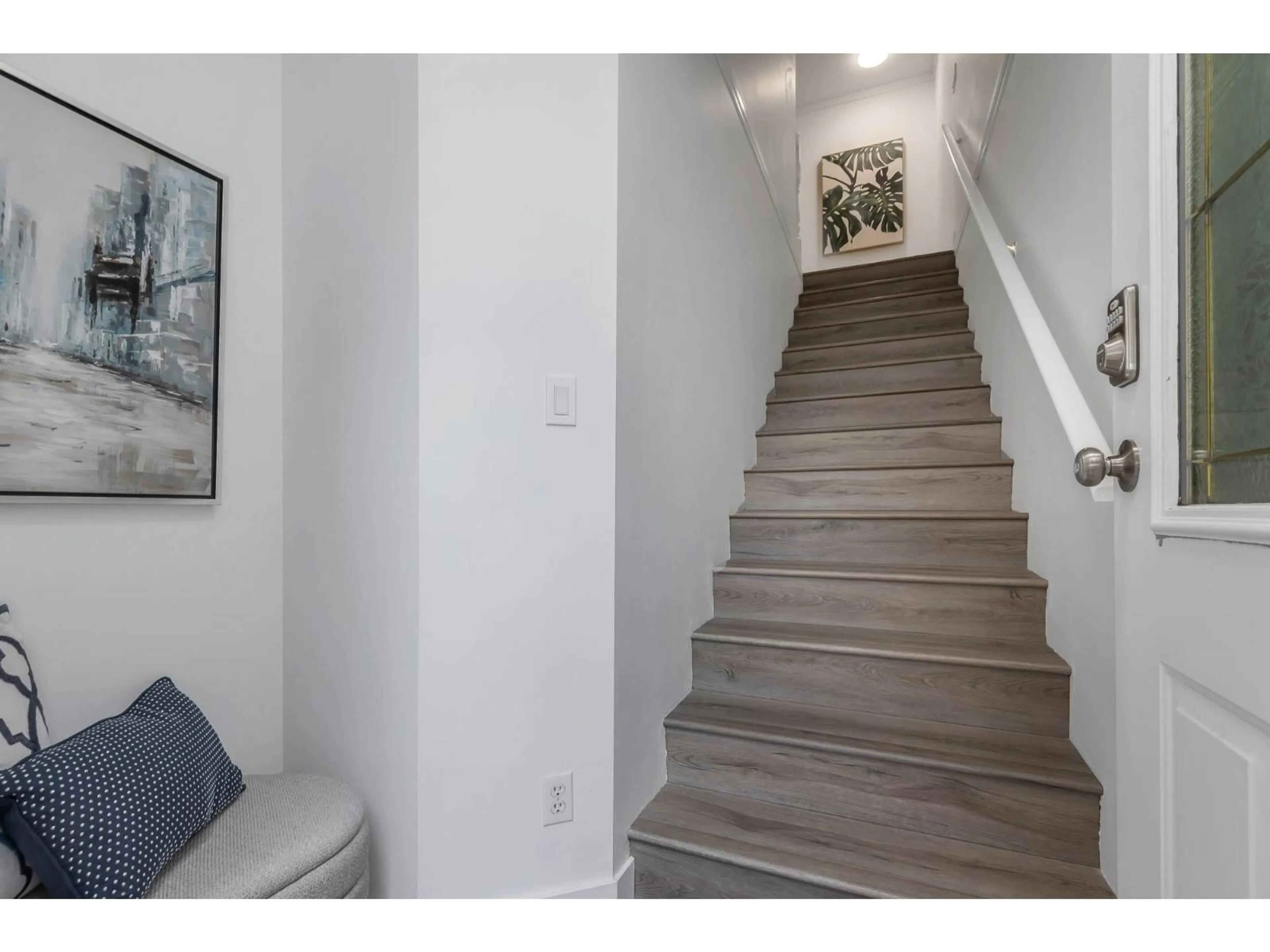 Stairs for 24 - 3380 GLADWIN, Abbotsford British Columbia V2S7G1