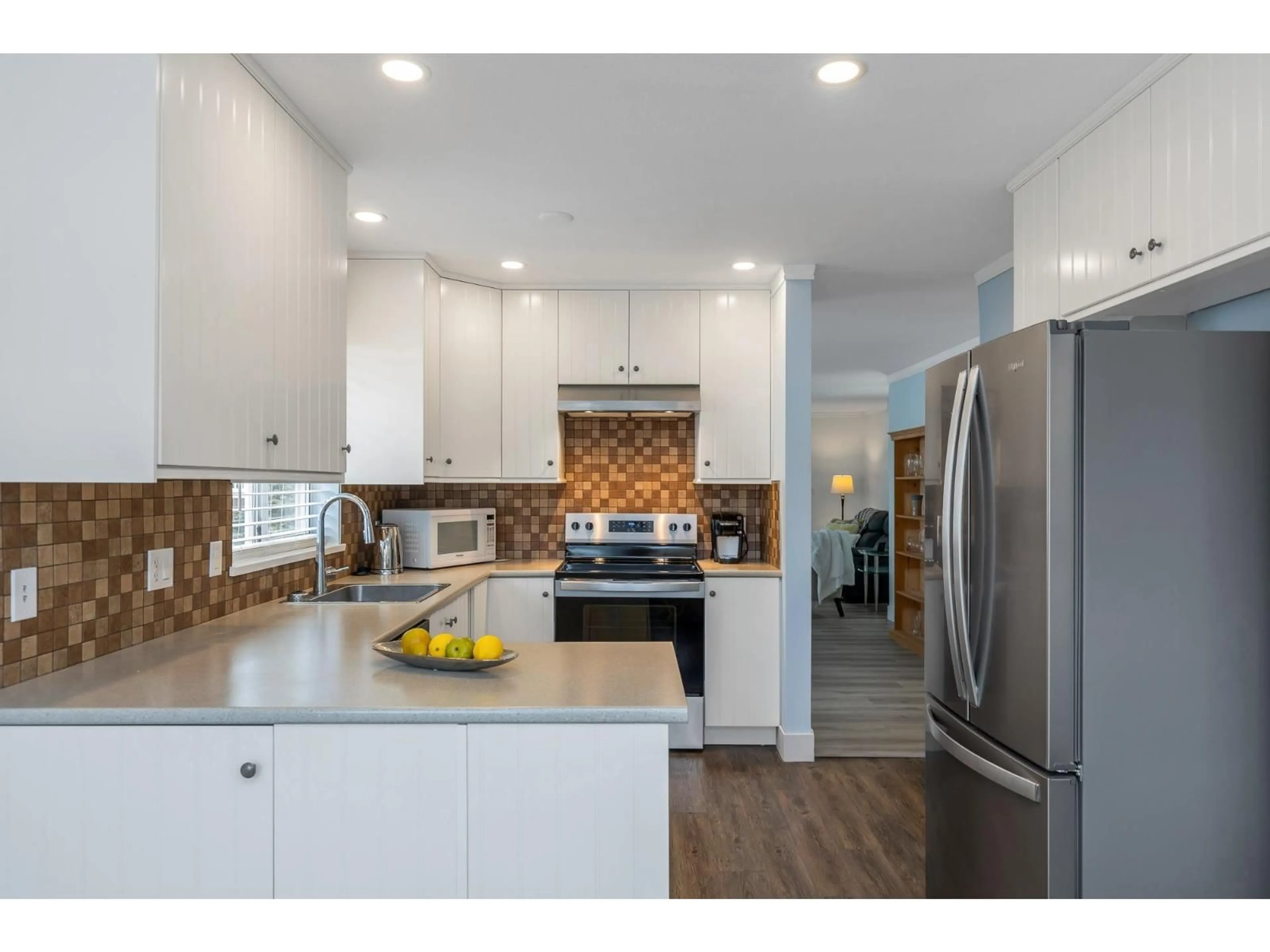 Open concept kitchen, unknown for 24 - 3380 GLADWIN, Abbotsford British Columbia V2S7G1