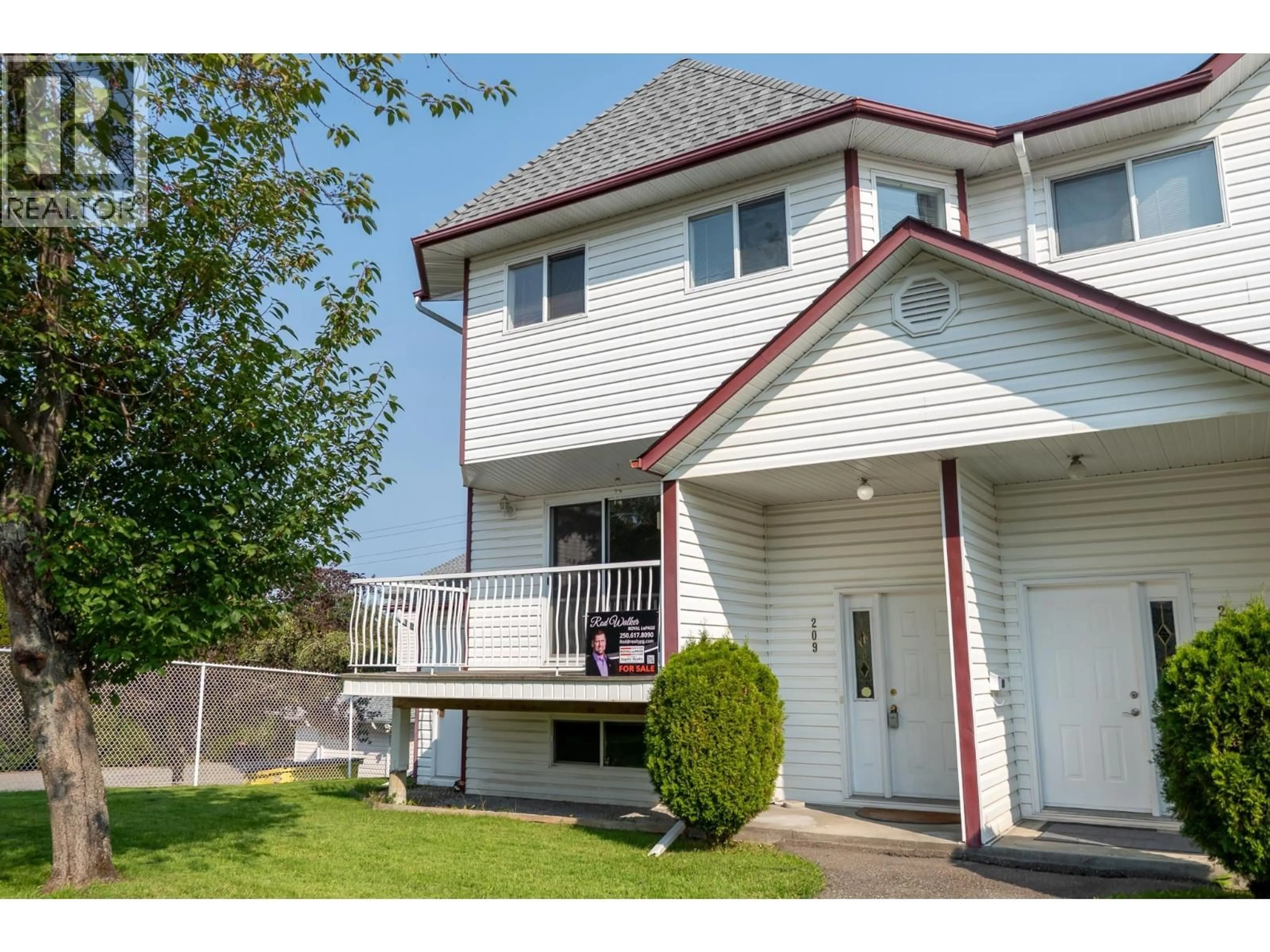 Home with vinyl exterior material, street for 209 - 3363 WESTWOOD DRIVE, Prince George British Columbia V2N1S4