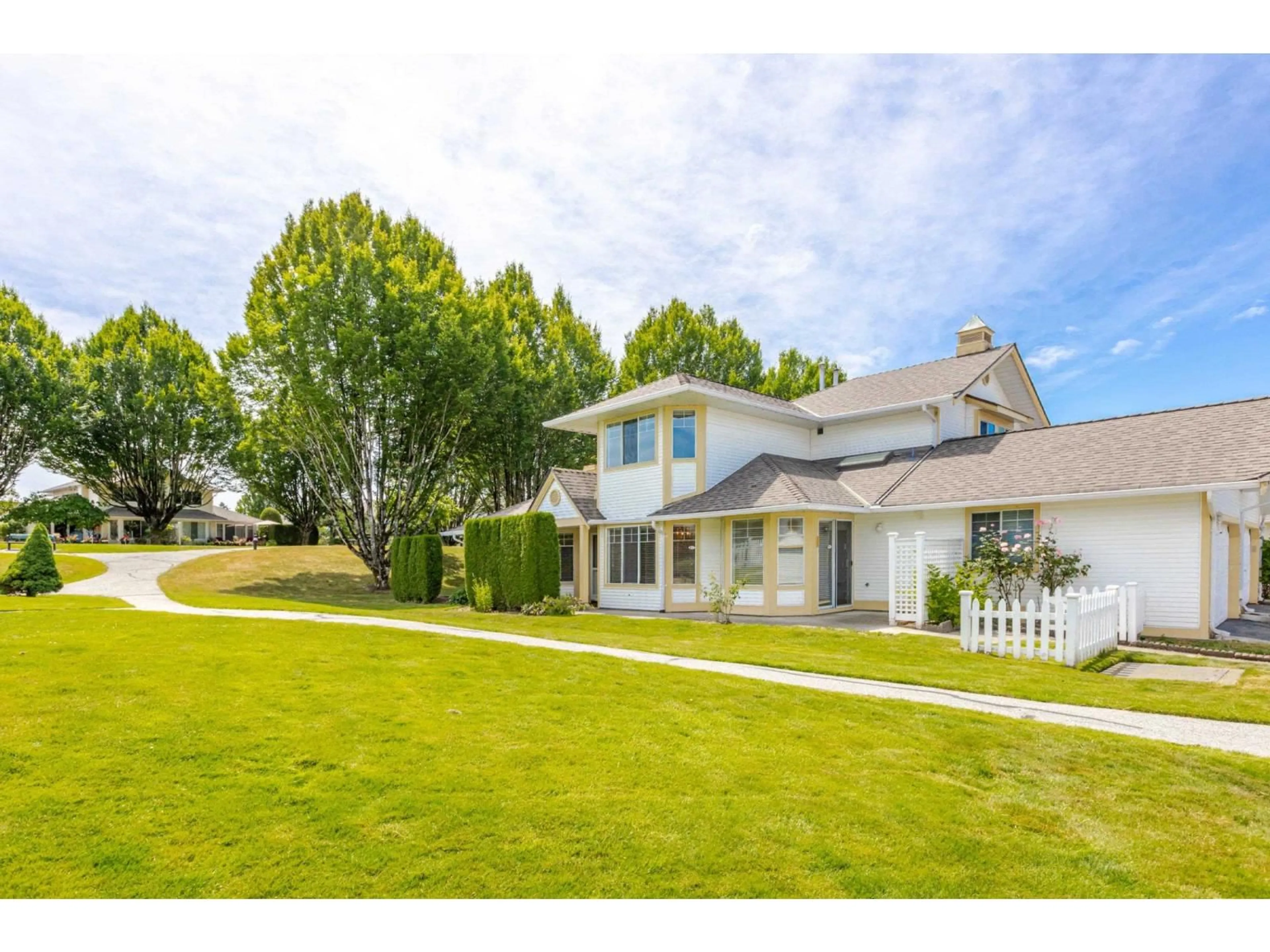 A pic from outside/outdoor area/front of a property/back of a property/a pic from drone, unknown for 6 - 21138 88TH, Langley British Columbia V1M2G7