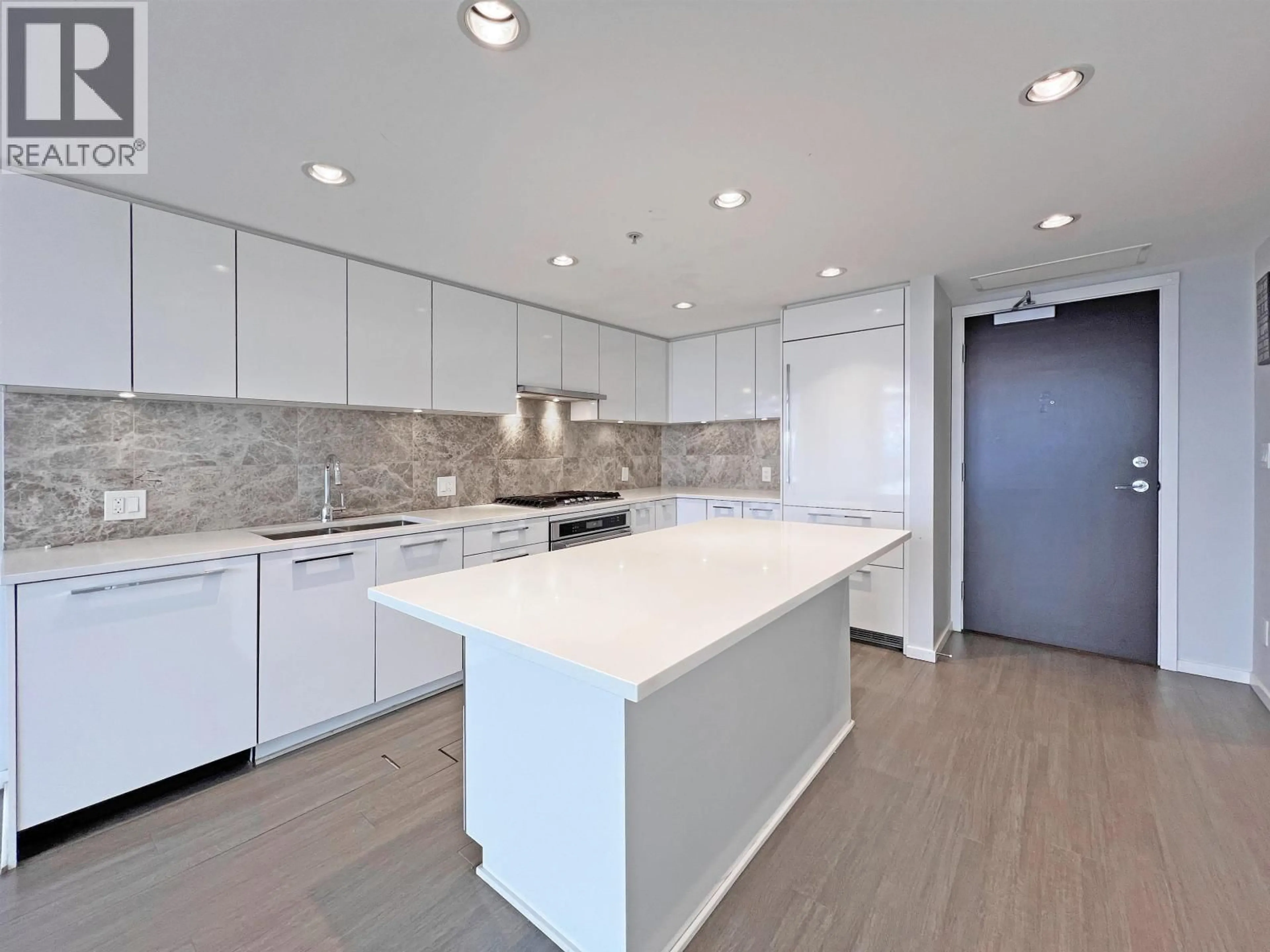 Contemporary kitchen, ceramic/tile floor for 3307 - 6700 DUNBLANE AVENUE, Burnaby British Columbia V5H0J3
