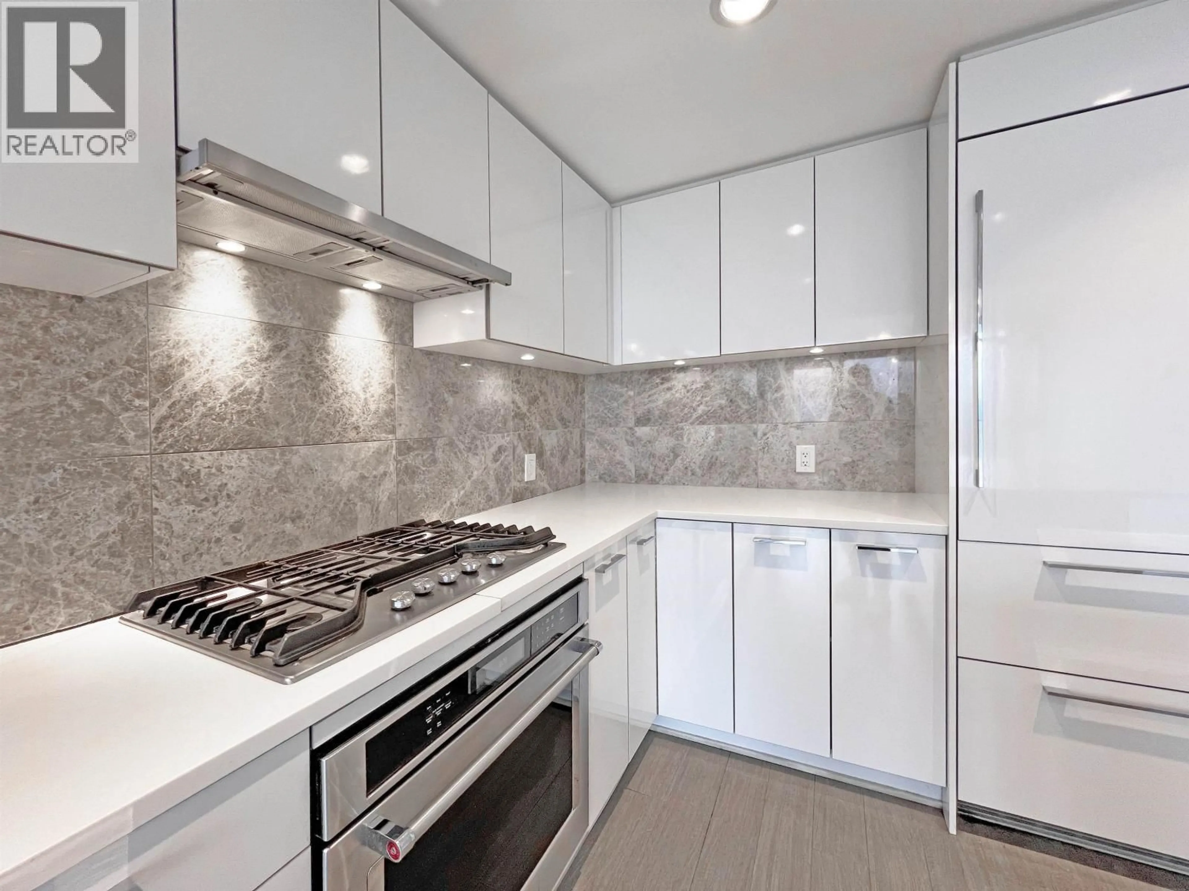 Standard kitchen, ceramic/tile floor for 3307 - 6700 DUNBLANE AVENUE, Burnaby British Columbia V5H0J3