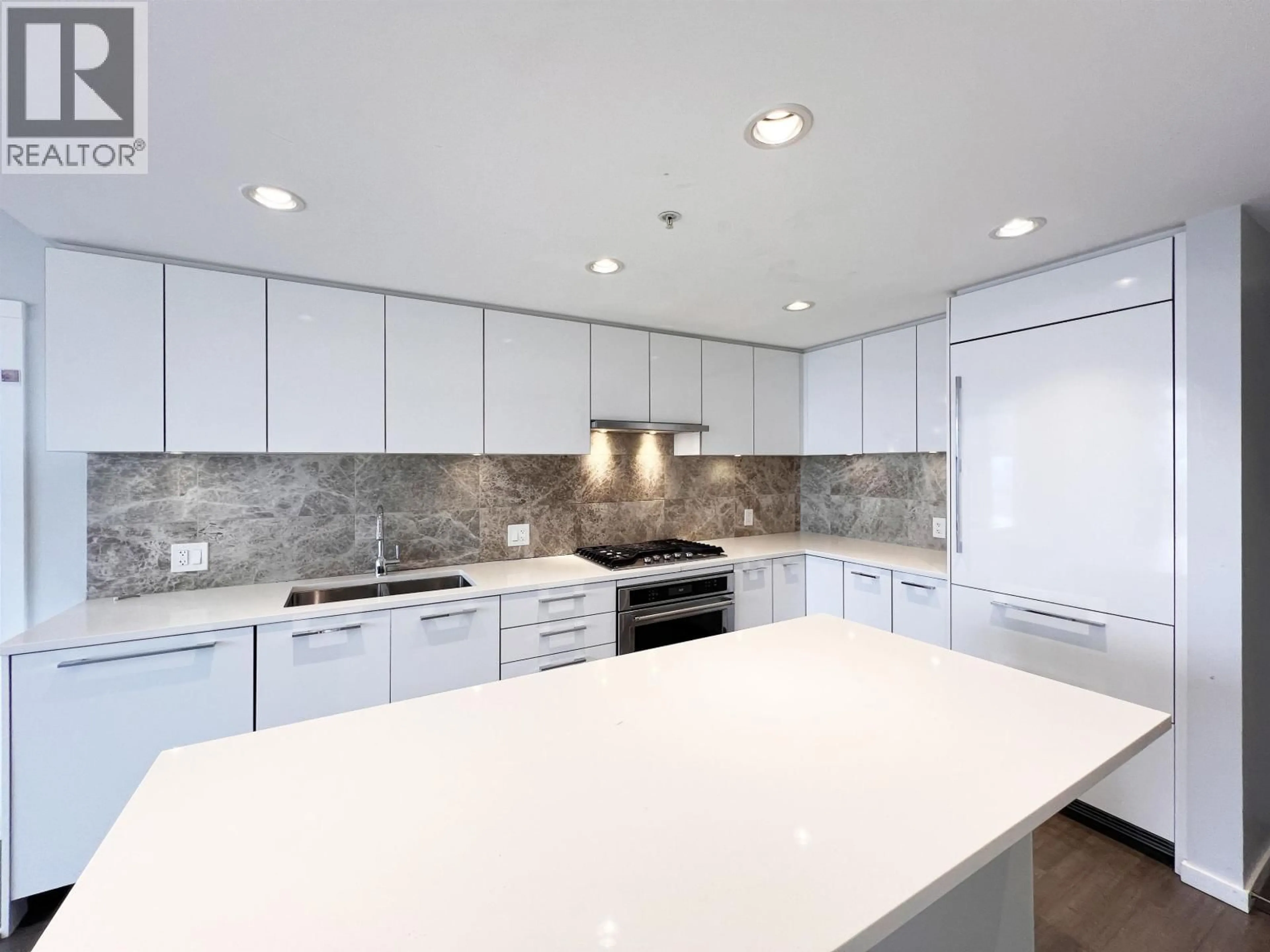 Contemporary kitchen, ceramic/tile floor for 3307 - 6700 DUNBLANE AVENUE, Burnaby British Columbia V5H0J3
