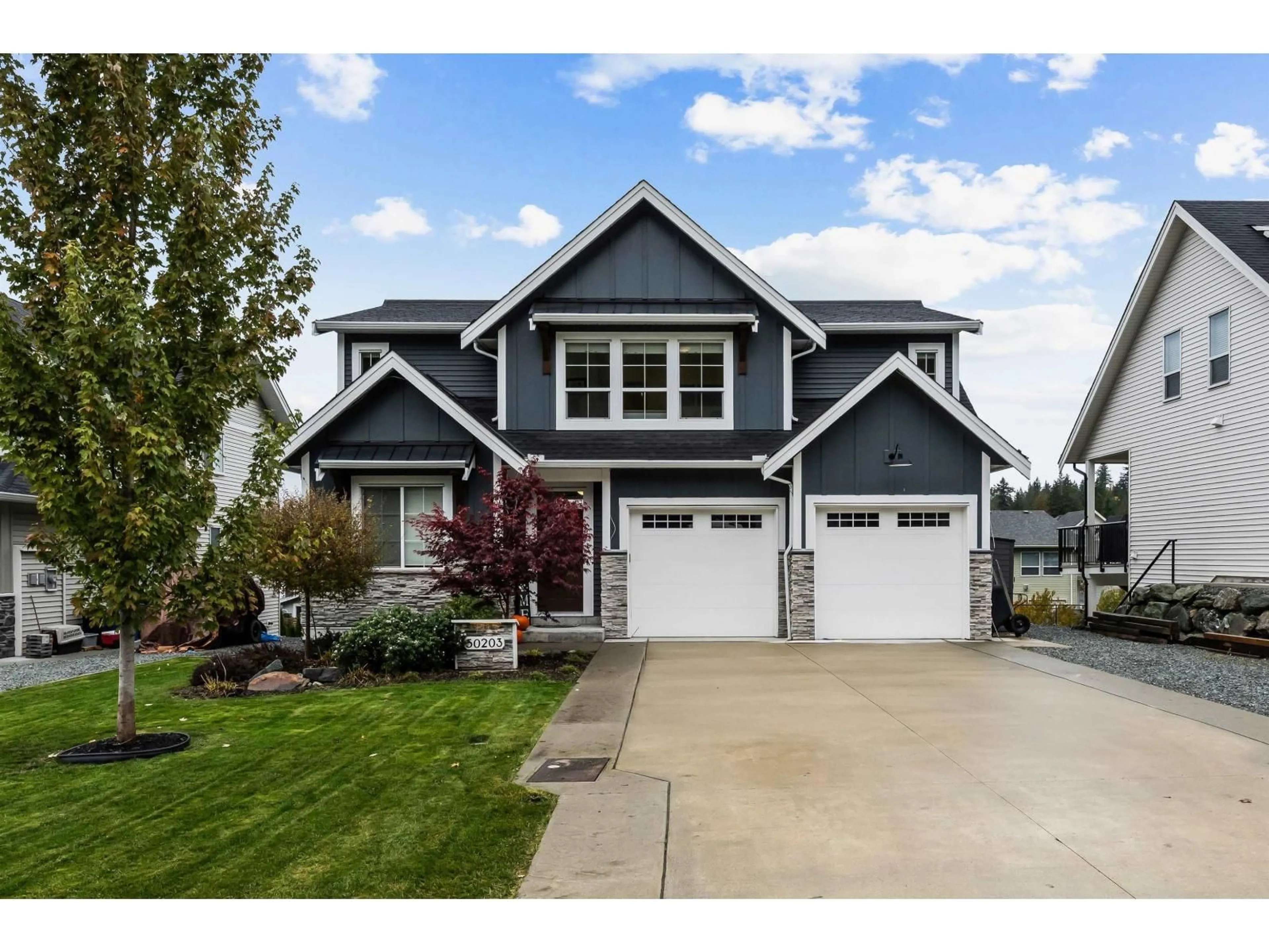 Home with vinyl exterior material, street for 50203 KENSINGTON DRIVE, Chilliwack British Columbia V4Z1J5