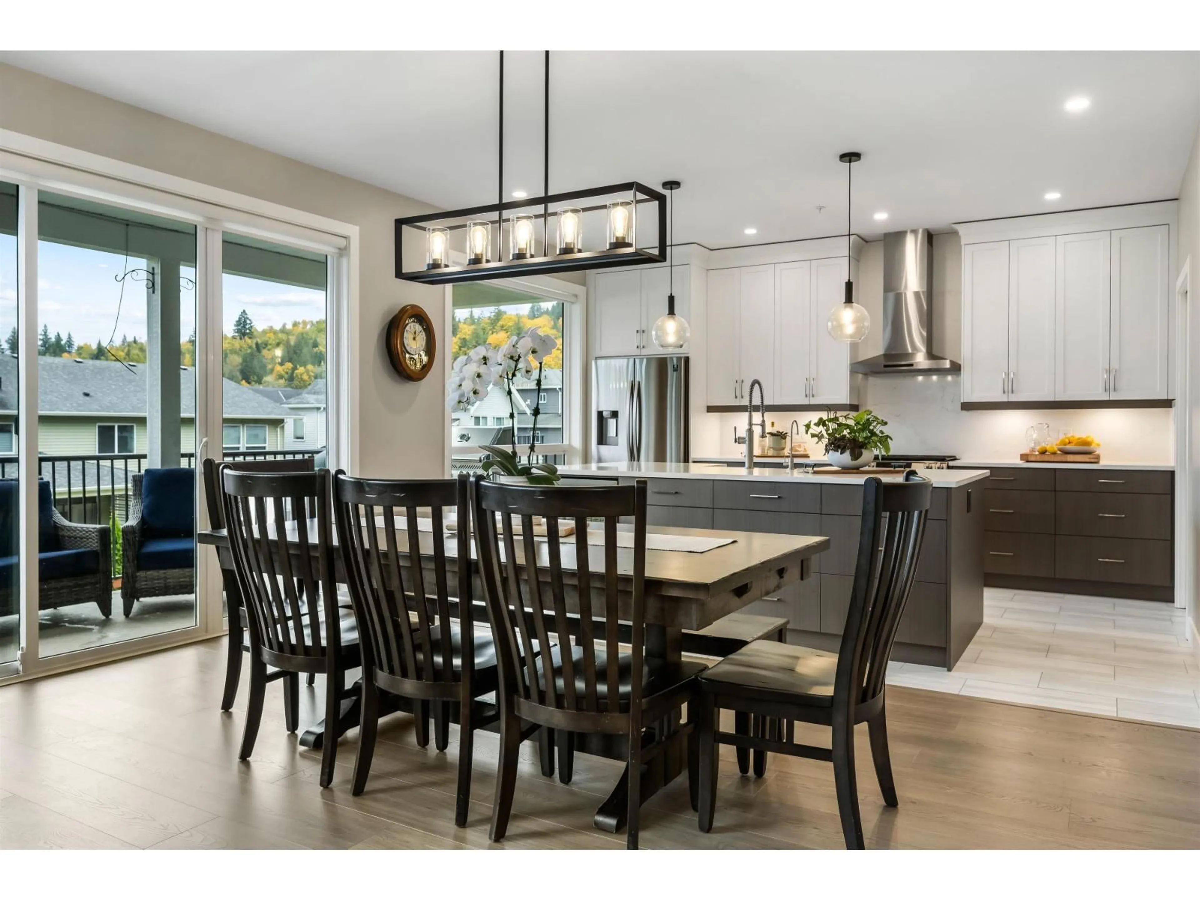Open concept kitchen, wood/laminate floor for 50203 KENSINGTON DRIVE, Chilliwack British Columbia V4Z1J5