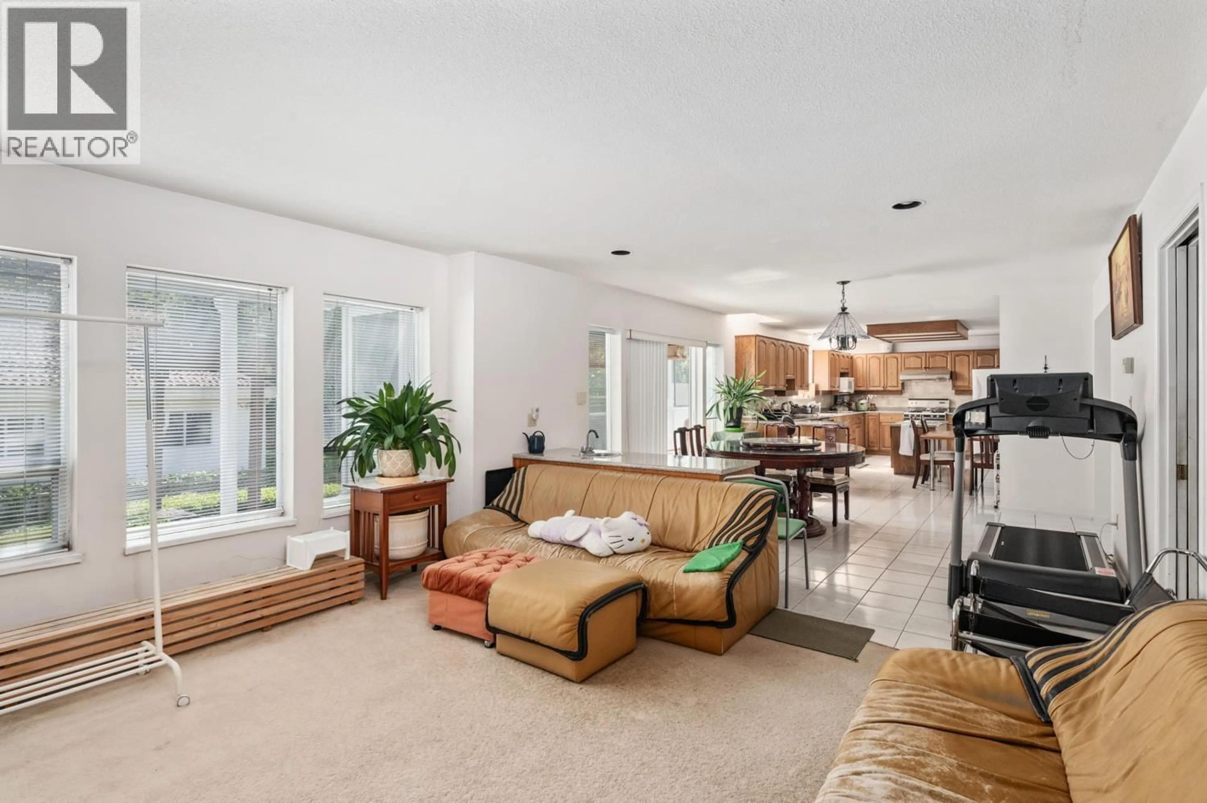 Living room with furniture, unknown for 3662 49TH AVENUE, Vancouver British Columbia V6N3T8