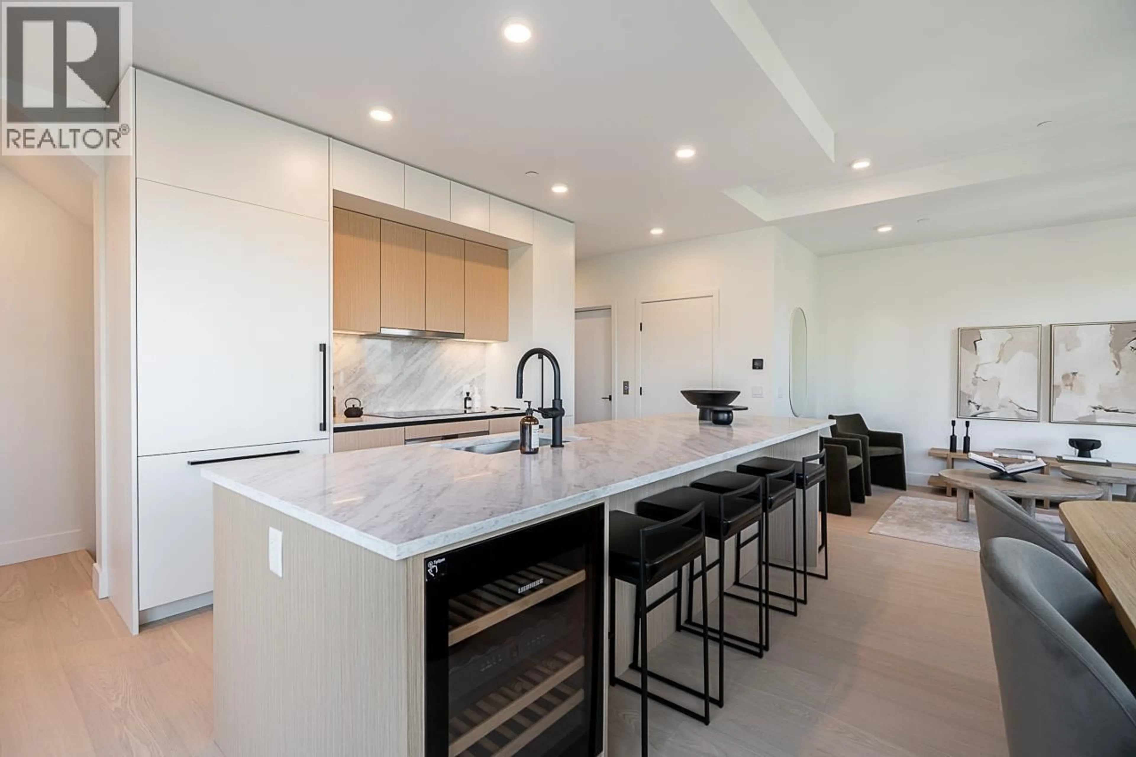 Contemporary kitchen, ceramic/tile floor for 202 - 539 28TH AVENUE, Vancouver British Columbia V5Z2H2