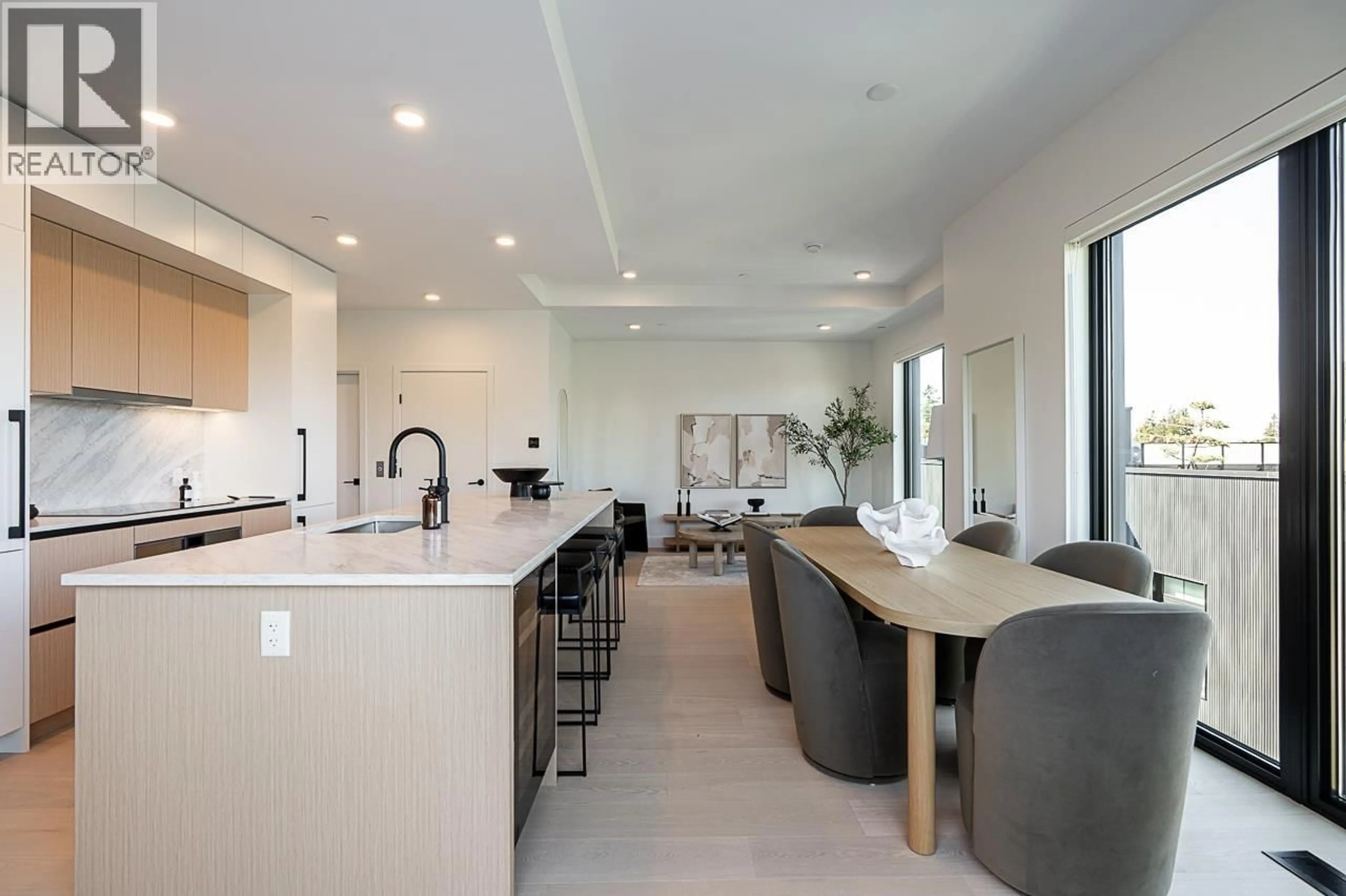 Open concept kitchen, ceramic/tile floor for 202 - 539 28TH AVENUE, Vancouver British Columbia V5Z2H2