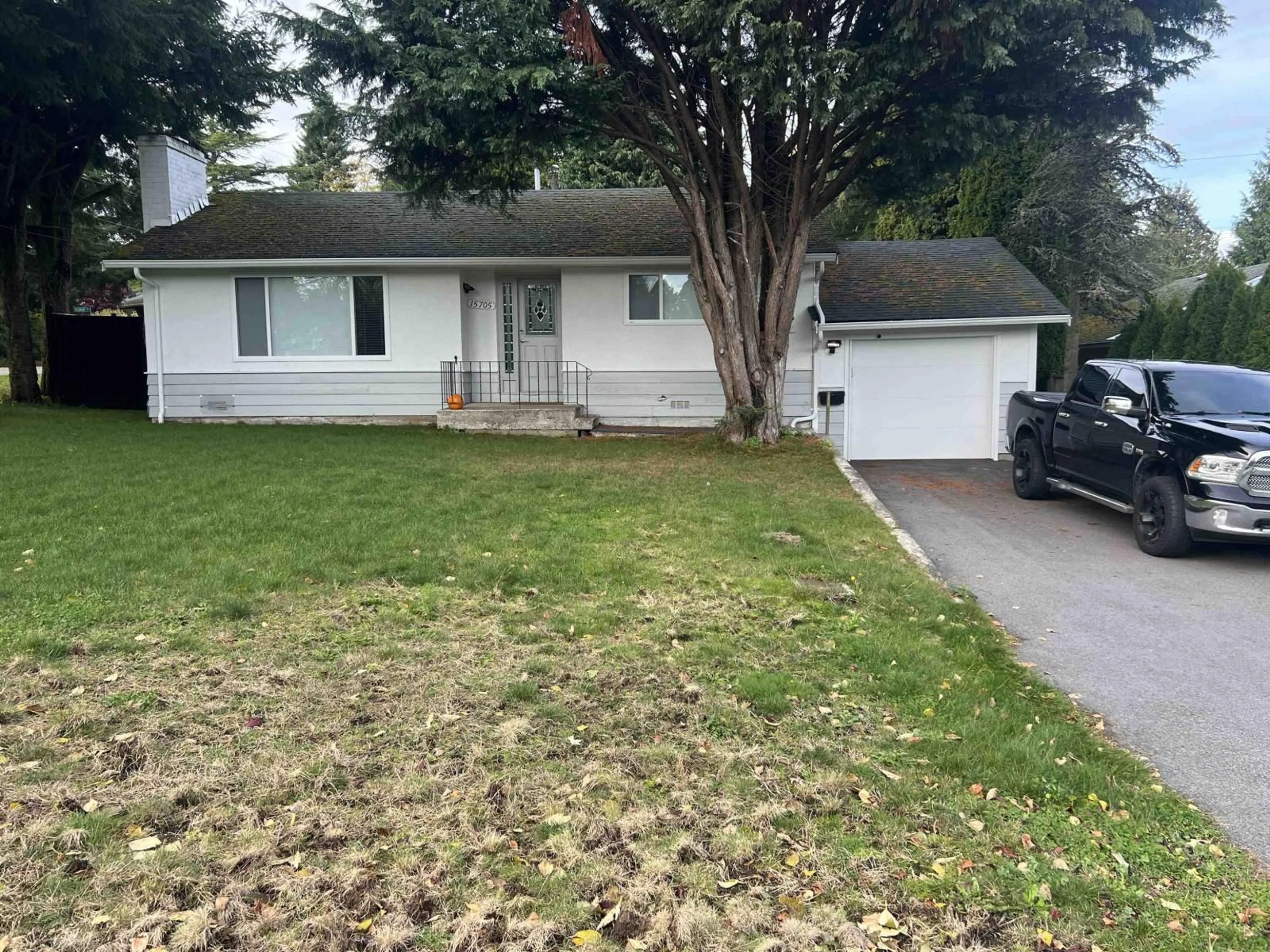 A pic from outside/outdoor area/front of a property/back of a property/a pic from drone, street for 15705 TULIP, Surrey British Columbia V4A1Y2