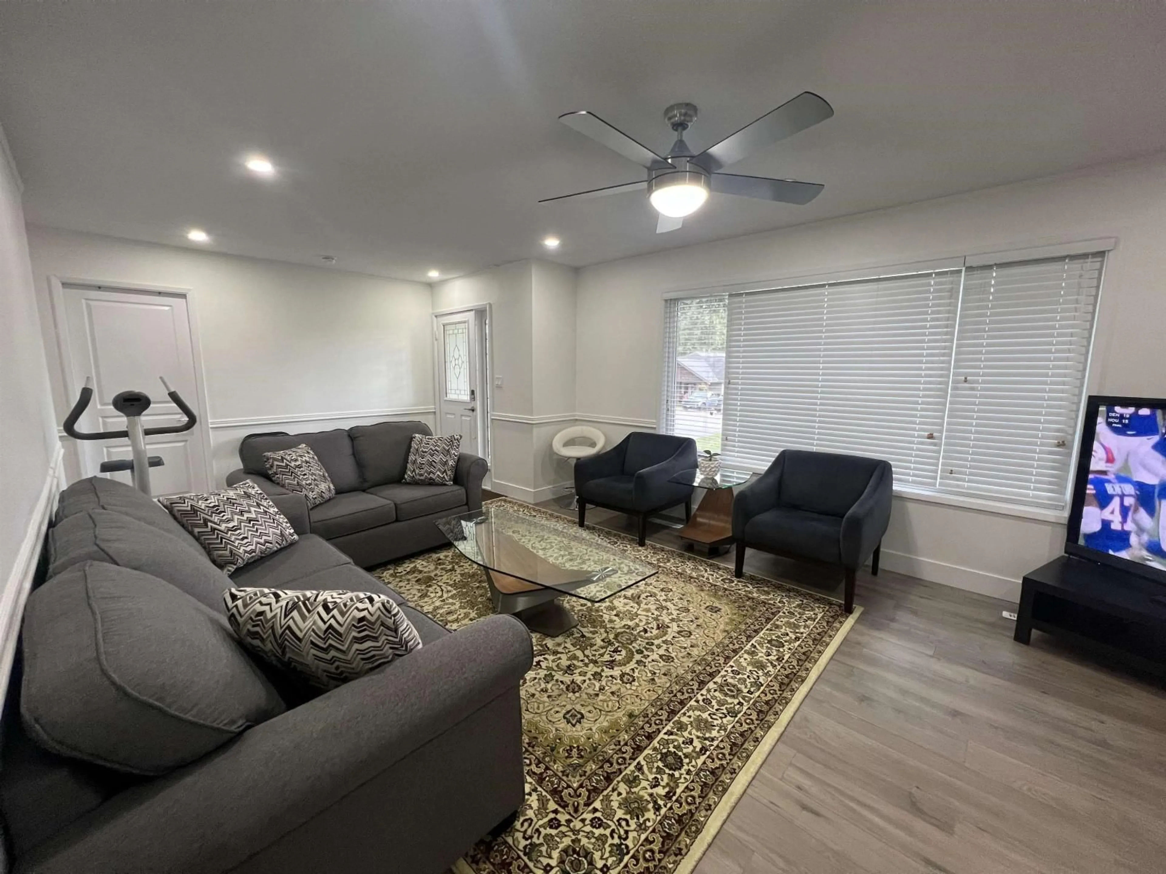 Living room with furniture, unknown for 15705 TULIP, Surrey British Columbia V4A1Y2