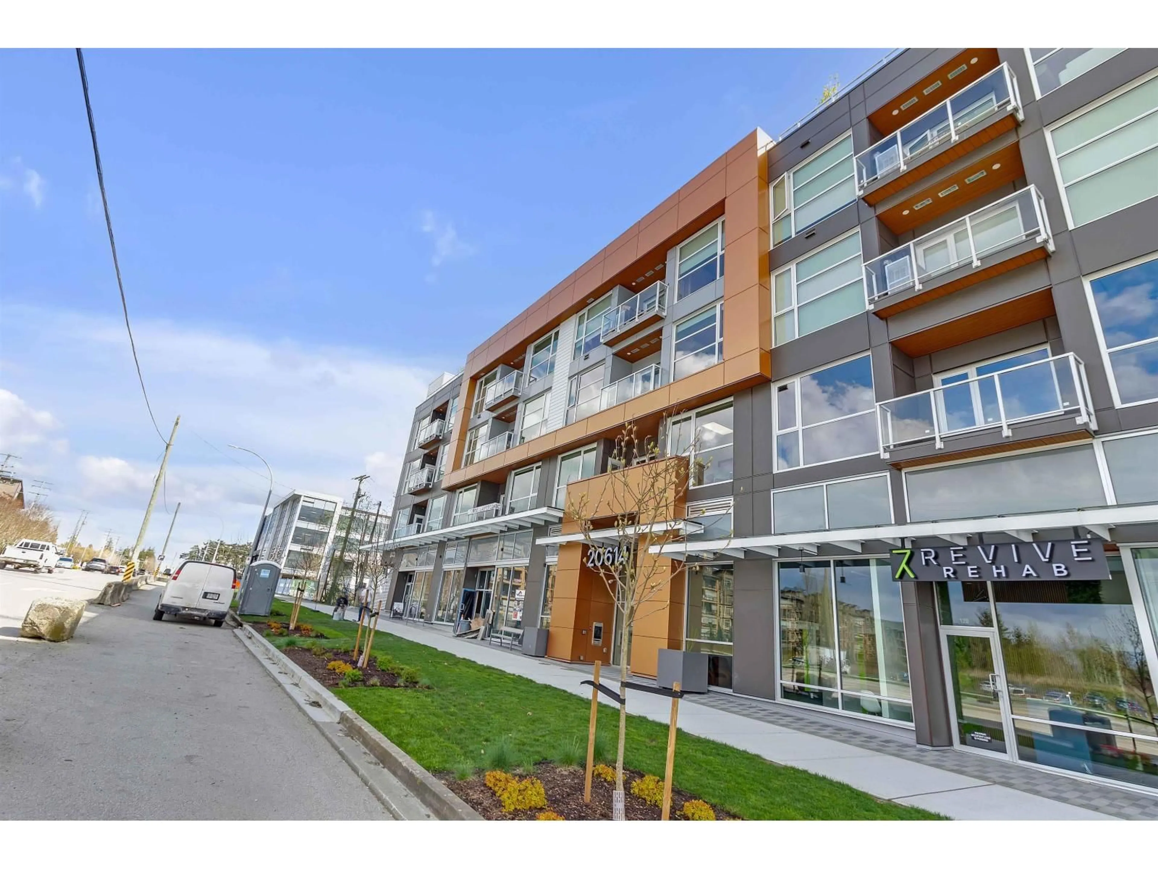 Patio, street for 306 - 20614 80, Langley British Columbia V2Y3W7