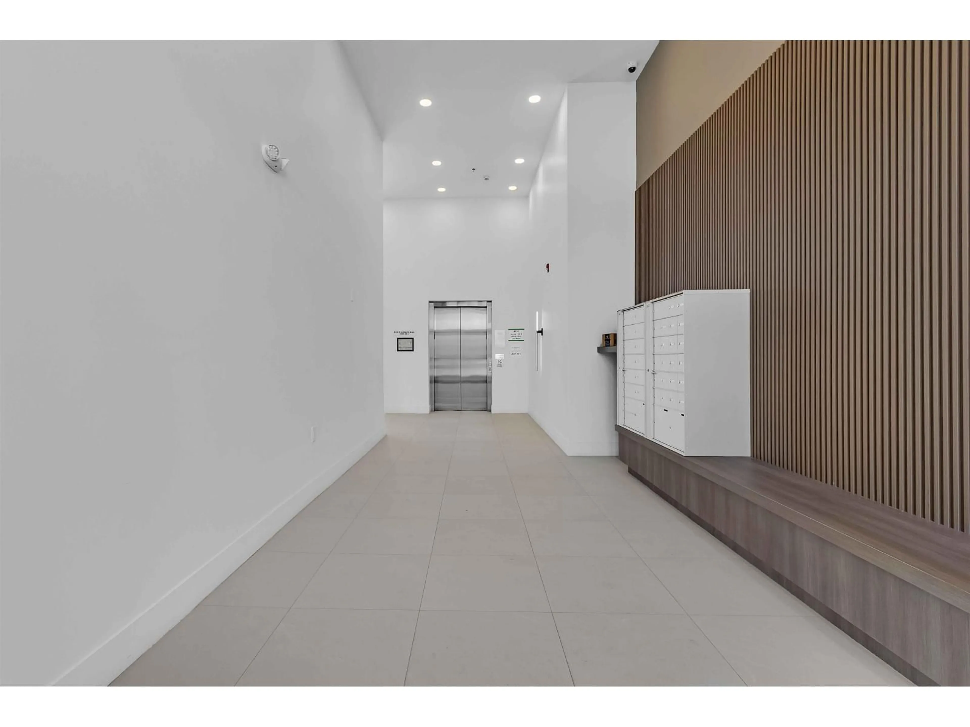 Indoor foyer for 306 - 20614 80, Langley British Columbia V2Y3W7