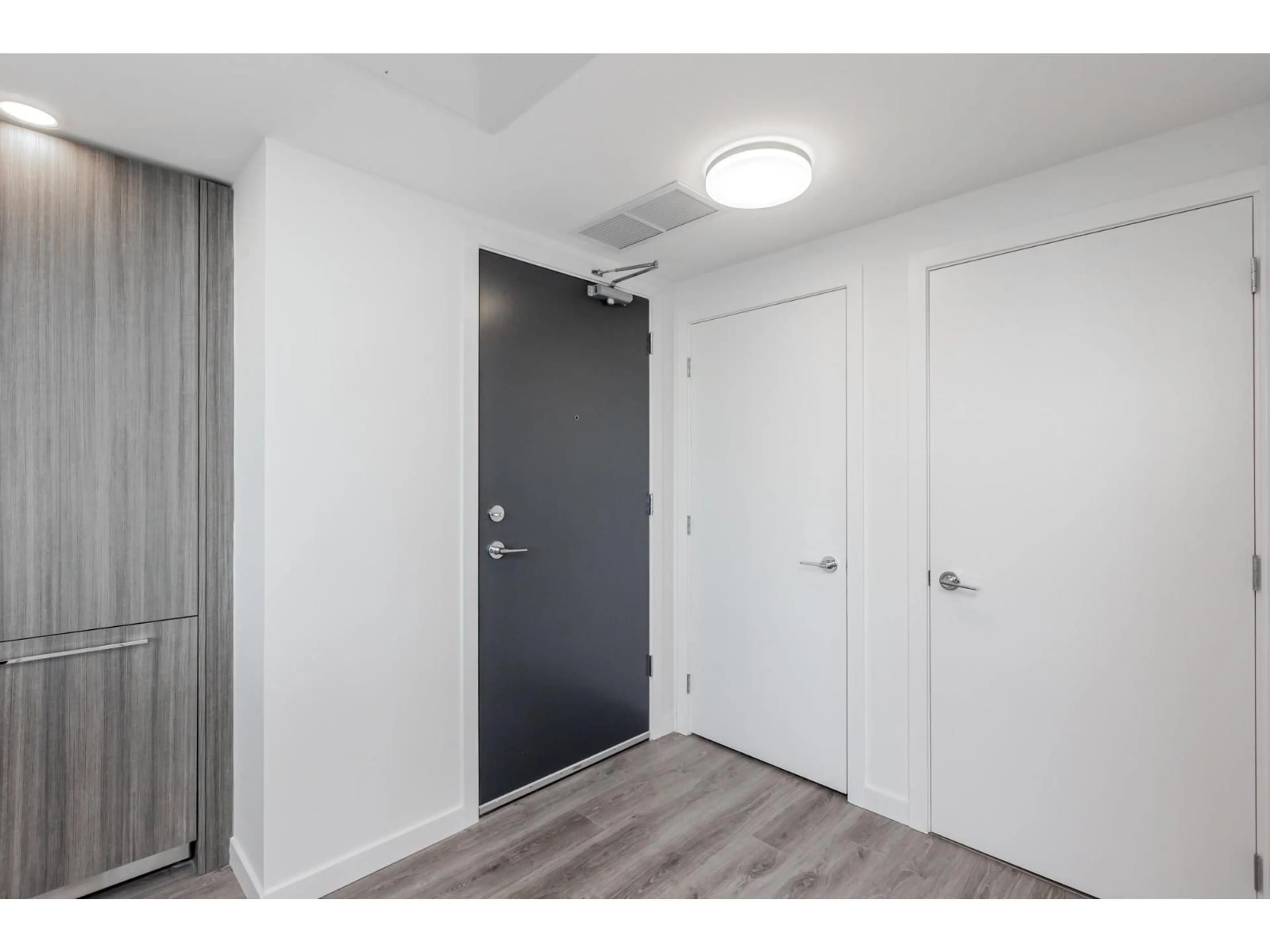 Indoor entryway for 2604 - 10333 133, Surrey British Columbia V3R2H4