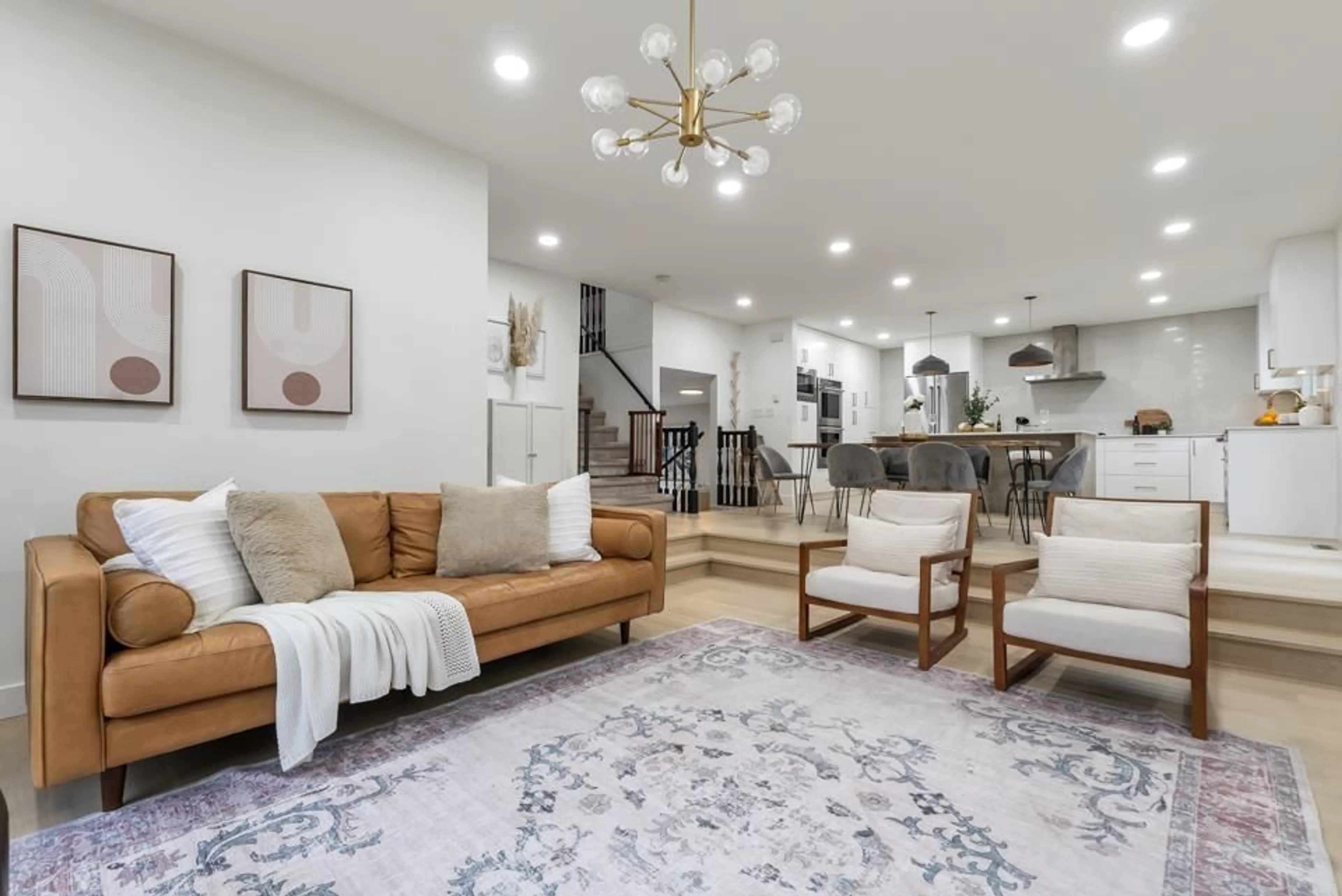 Living room with furniture, unknown for 14041 88A, Surrey British Columbia V3V7H4